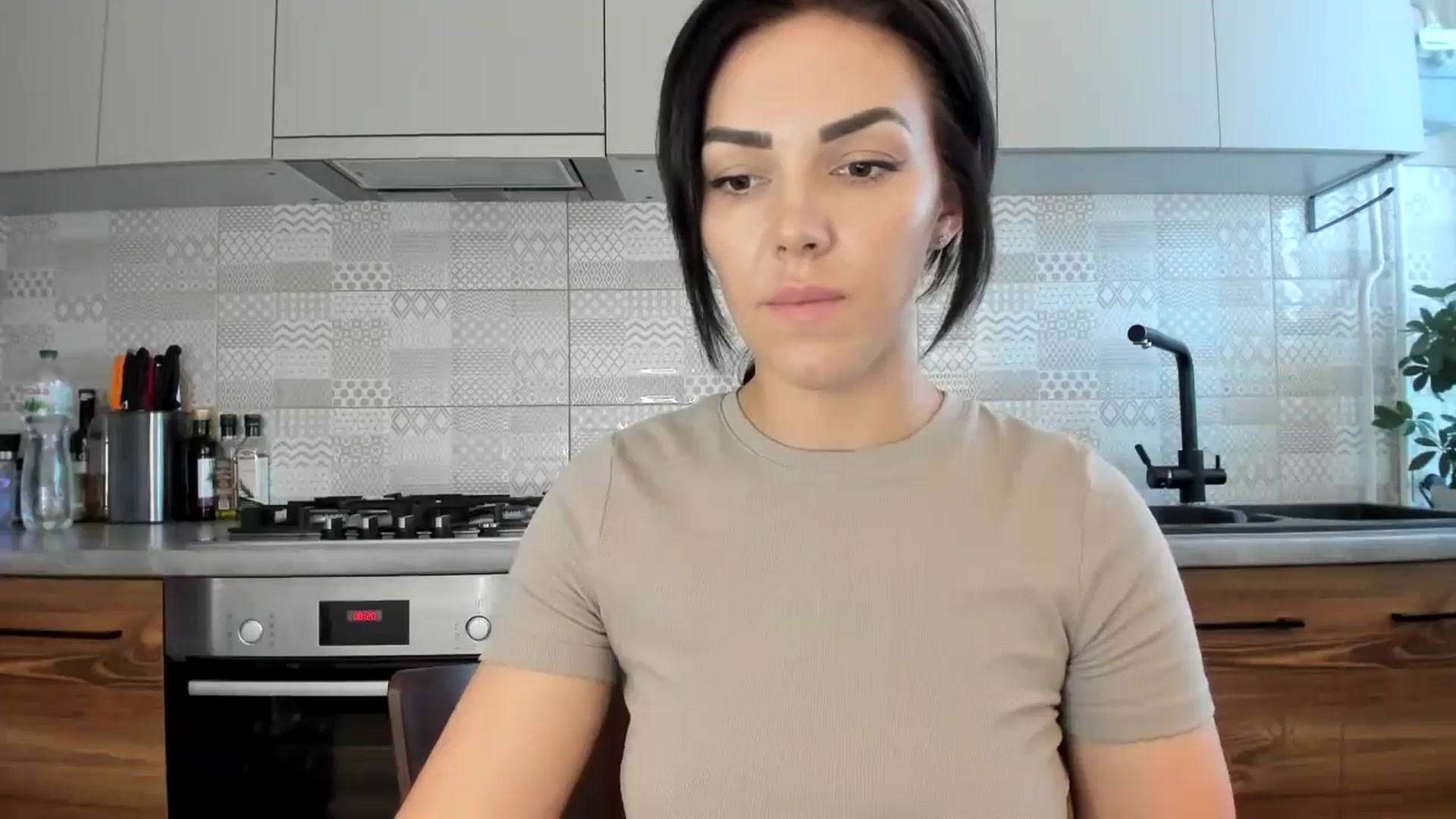 Gallery image thumbnail from MissNelly_'s myfreecams stream on, 08/15/2024, 13:28 image 8 of 20