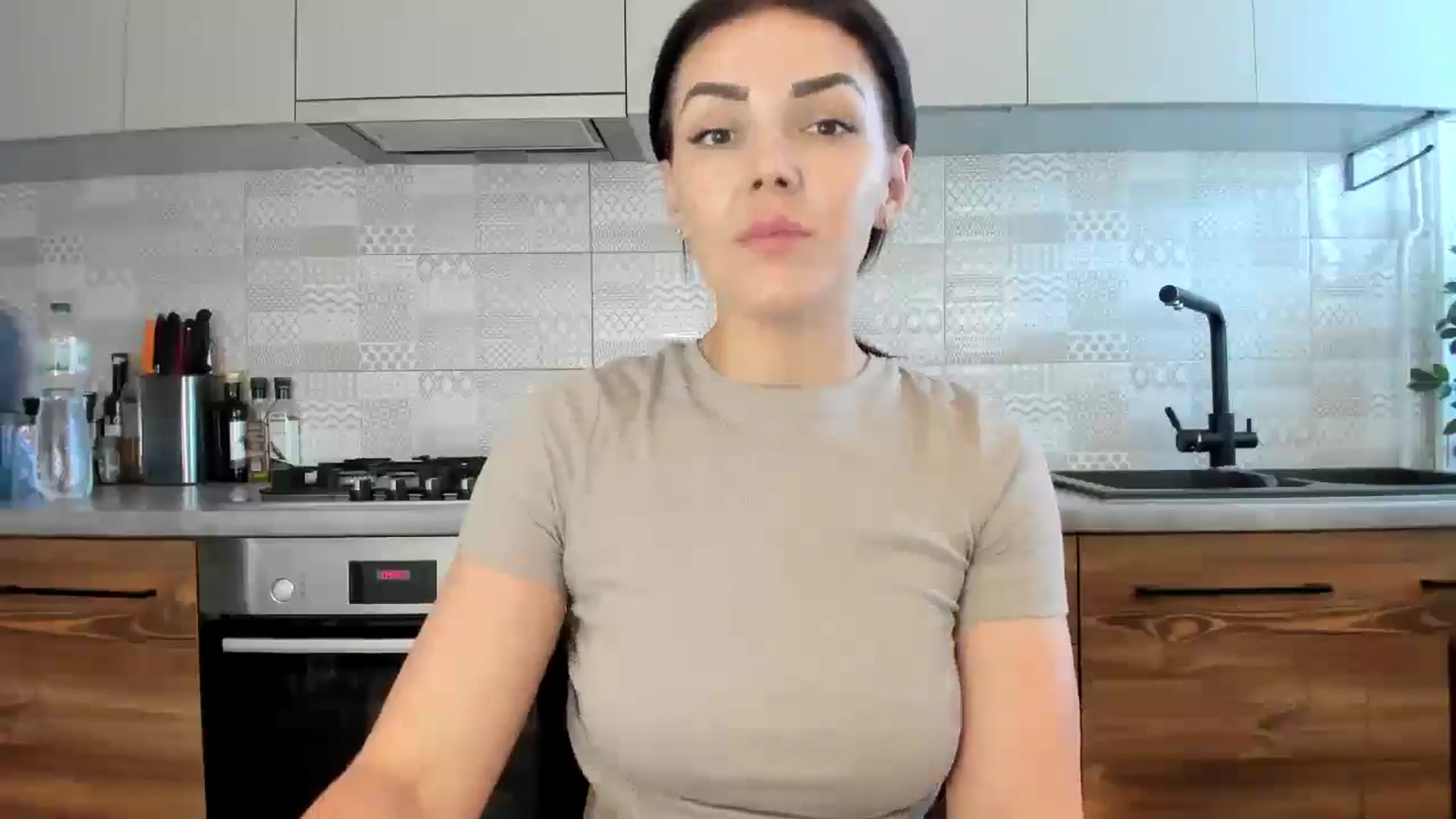 Gallery image thumbnail from MissNelly_'s myfreecams stream on, 08/15/2024, 13:45 image 16 of 20