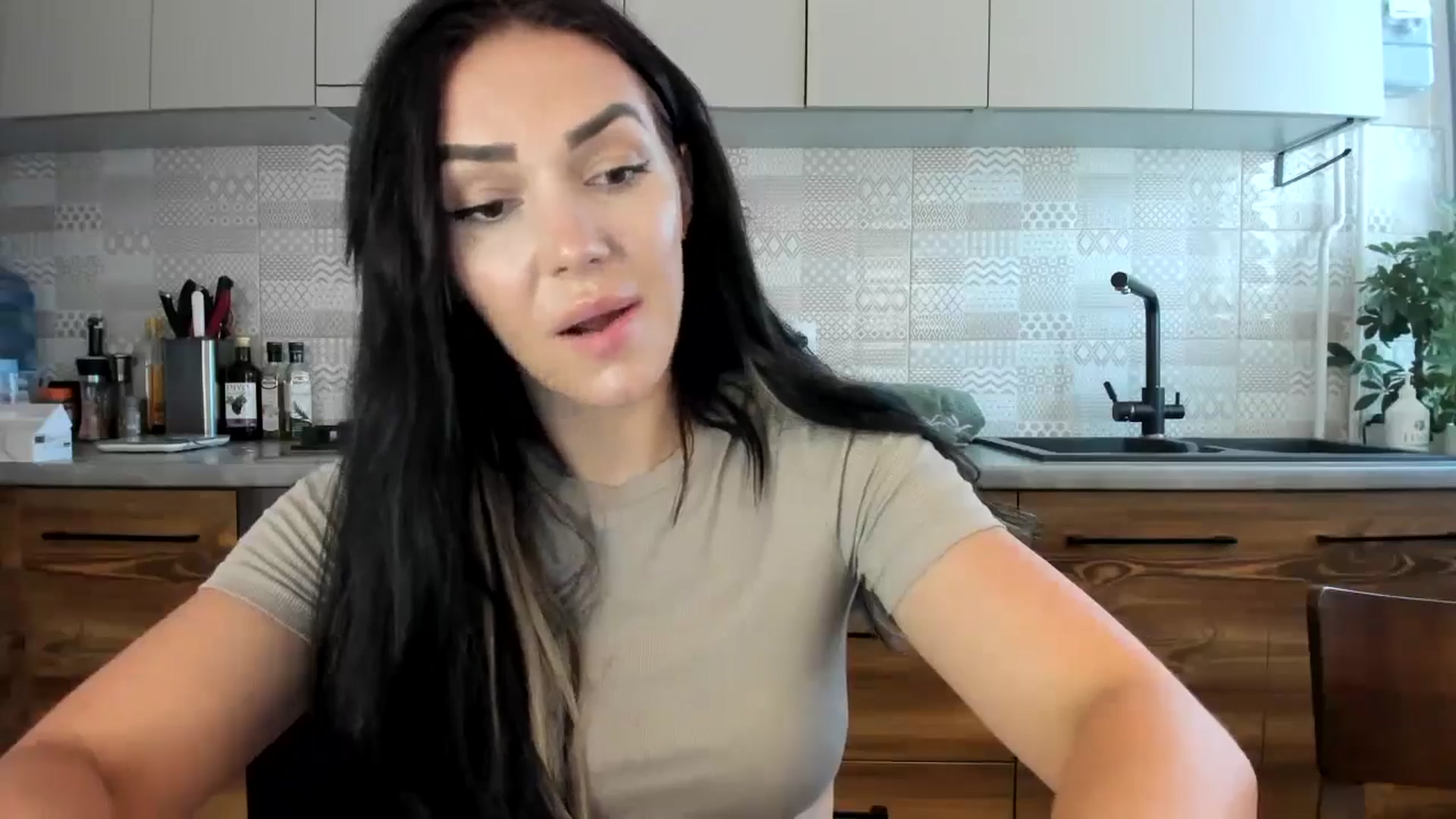 Gallery image thumbnail from MissNelly_'s myfreecams stream on, 08/24/2024, 13:34 image 8 of 20
