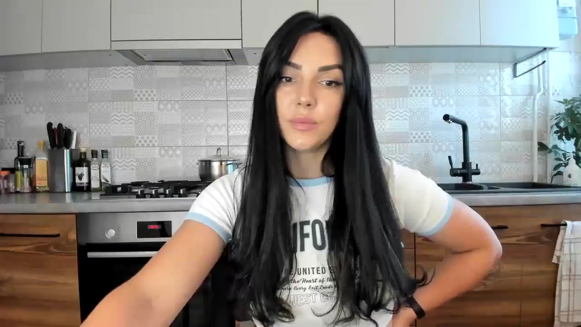 Gallery image thumbnail from MissNelly_'s myfreecams stream on, 08/25/2024, 14:02 image 1 of 20