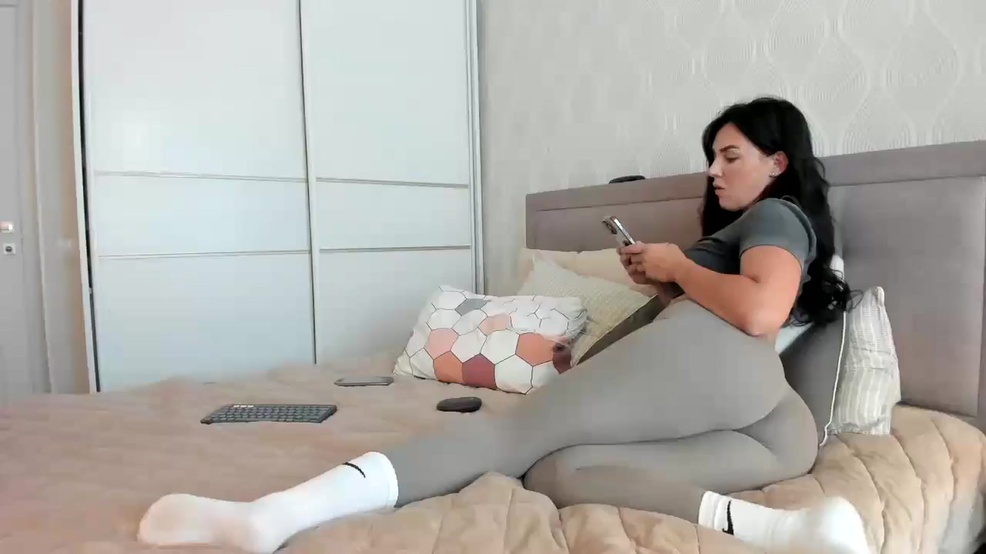 Gallery image thumbnail from MissNelly_'s myfreecams stream on, 08/31/2024, 11:44 image 7 of 20