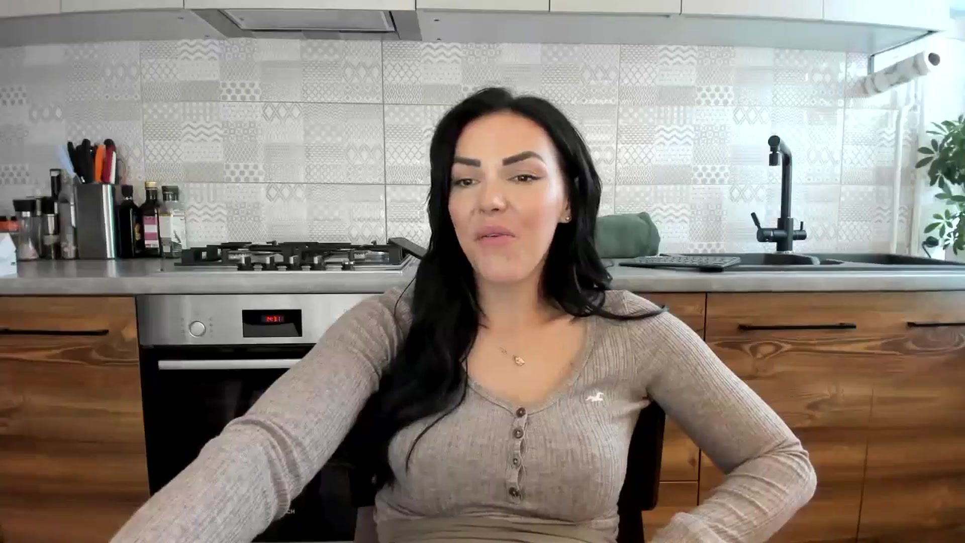 Gallery image thumbnail from MissNelly_'s myfreecams stream on, 09/10/2024, 11:35 image 17 of 20