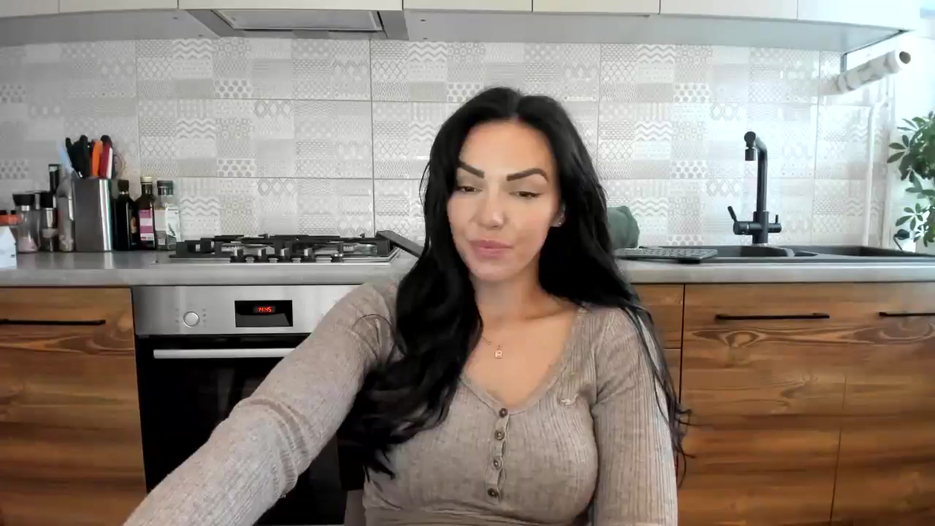 Gallery image thumbnail from MissNelly_'s myfreecams stream on, 09/10/2024, 11:35 image 19 of 20