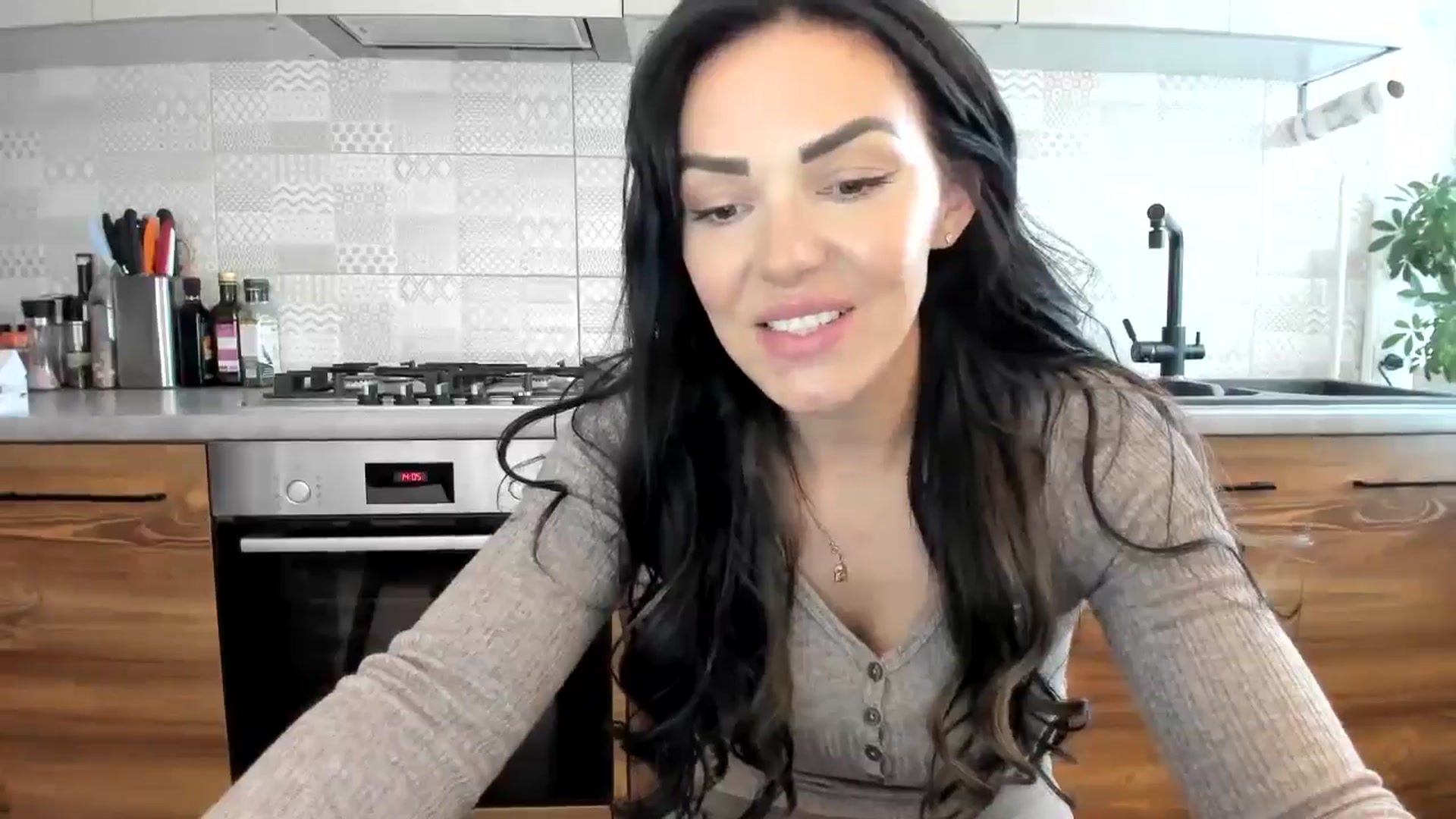 Gallery image thumbnail from MissNelly_'s myfreecams stream on, 09/10/2024, 11:35 image 13 of 20