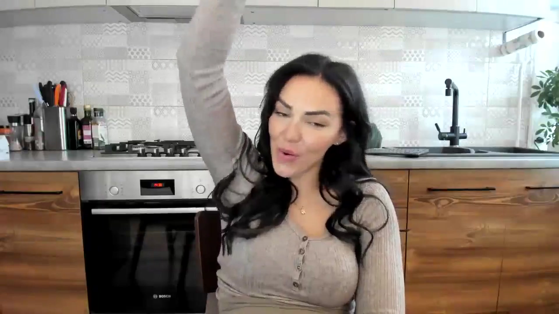 Gallery image thumbnail from MissNelly_'s myfreecams stream on, 09/10/2024, 11:35 image 18 of 20