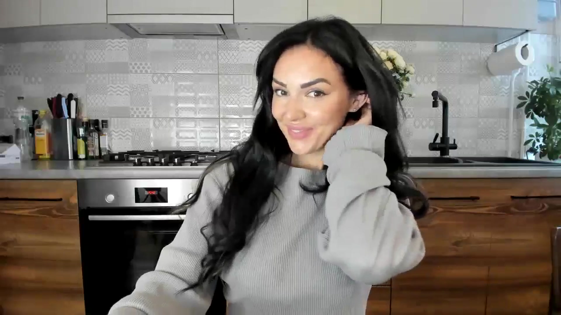 Gallery image thumbnail from MissNelly_'s myfreecams stream on, 09/15/2024, 13:36 image 4 of 20