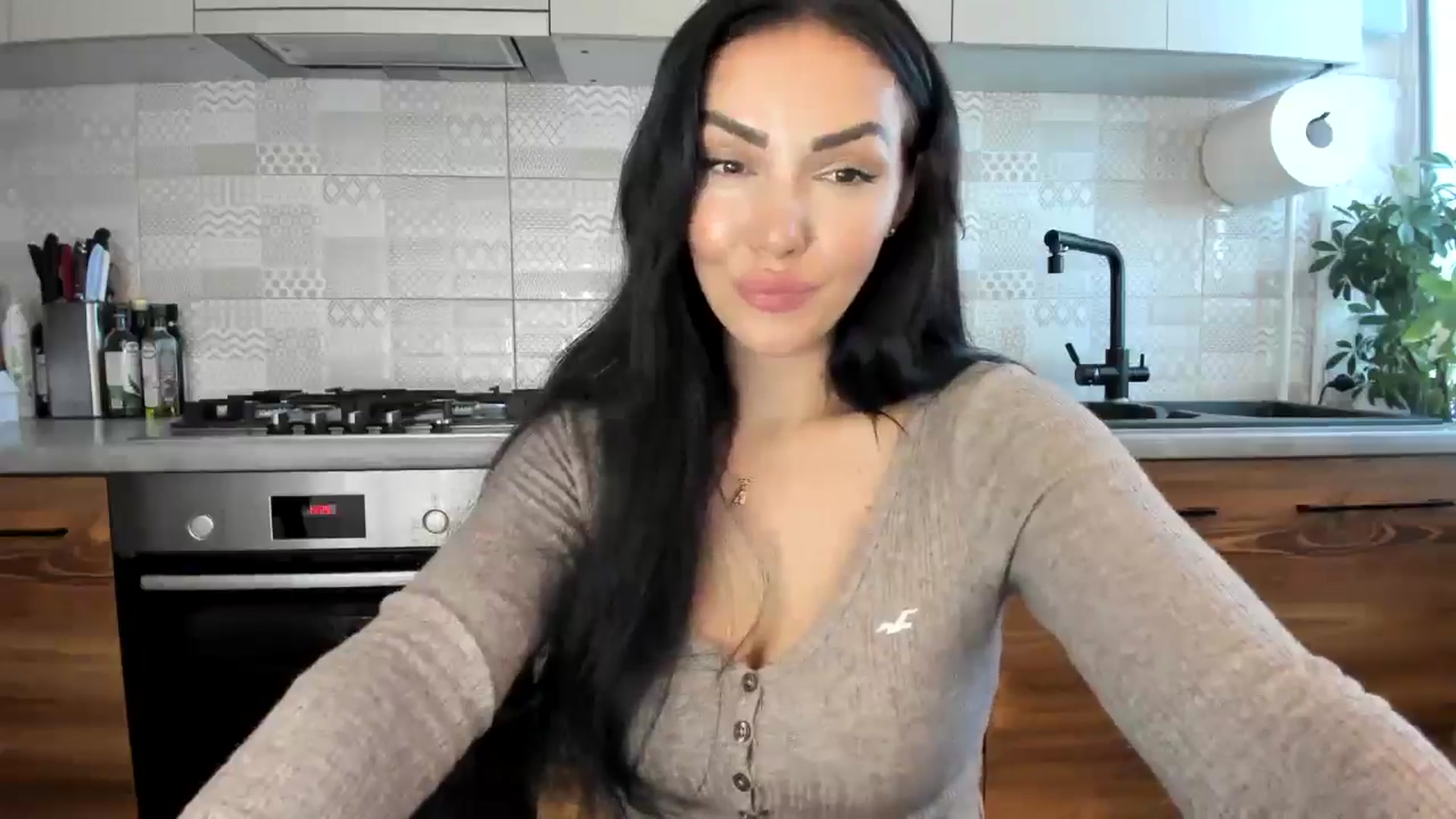 Gallery image thumbnail from MissNelly_'s myfreecams stream on, 09/24/2024, 11:23 image 5 of 20