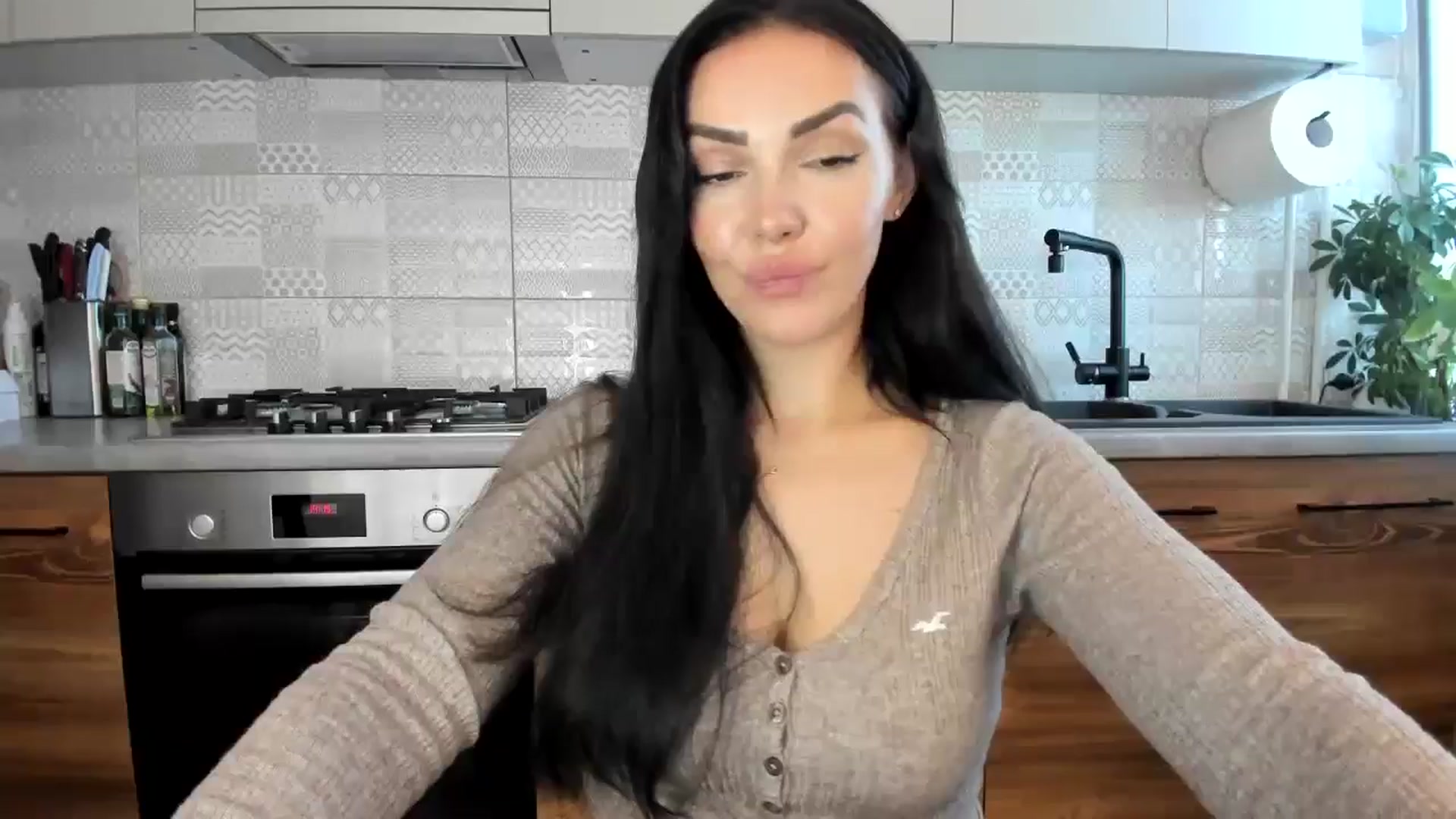 Gallery image thumbnail from MissNelly_'s myfreecams stream on, 09/24/2024, 11:23 image 1 of 20