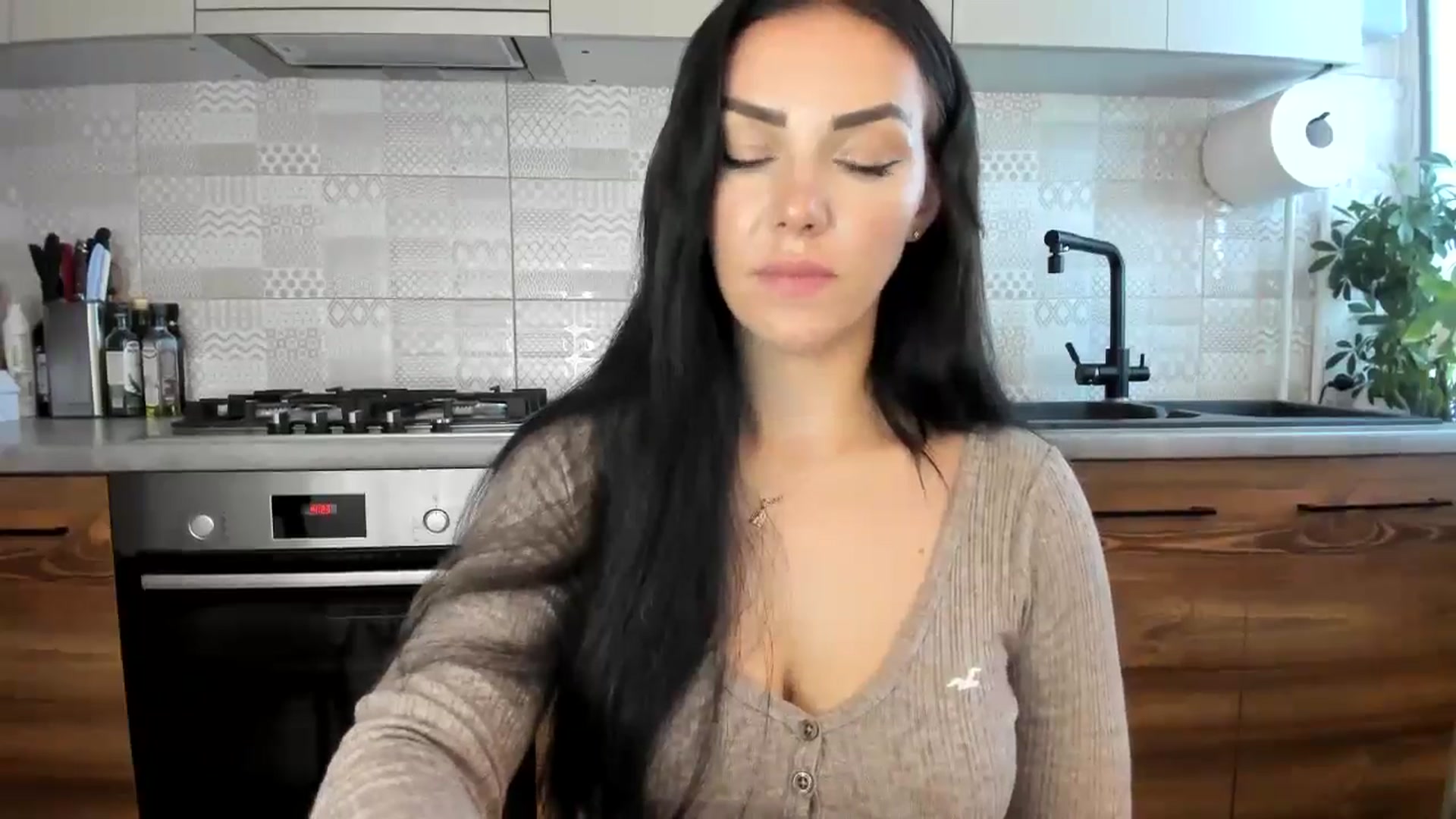 Gallery image thumbnail from MissNelly_'s myfreecams stream on, 09/24/2024, 11:23 image 4 of 20