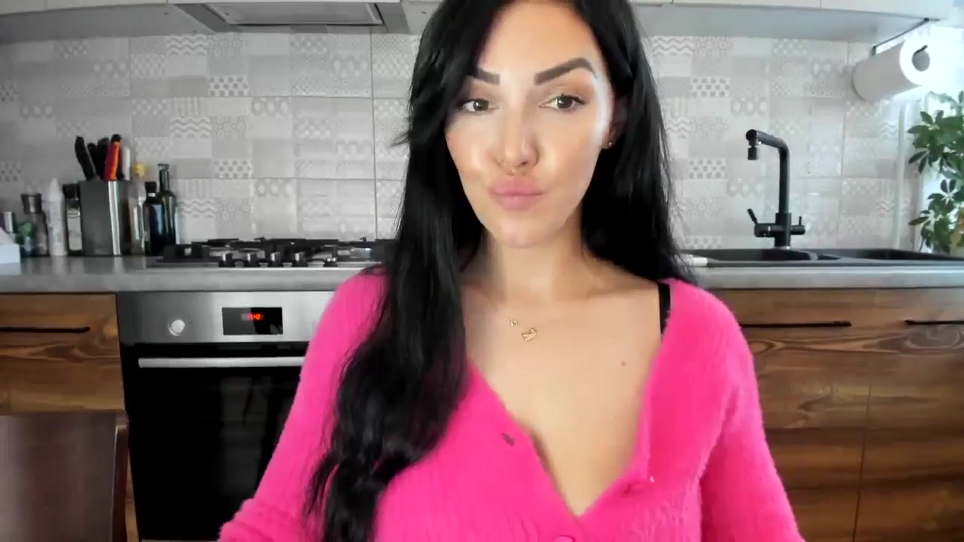 Gallery image thumbnail from MissNelly_'s myfreecams stream on, 09/29/2024, 11:19 image 19 of 20