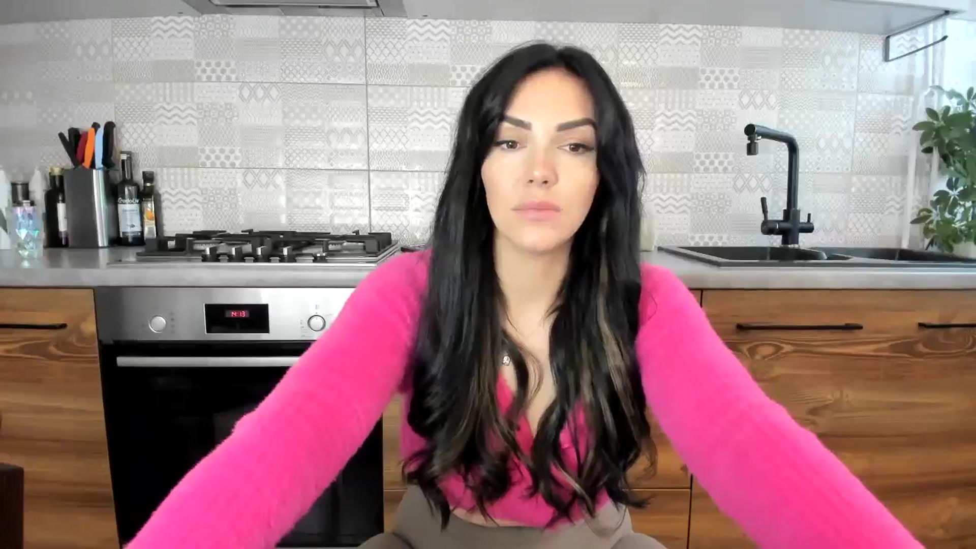Gallery image thumbnail from MissNelly_'s myfreecams stream on, 10/06/2024, 11:50 image 8 of 20