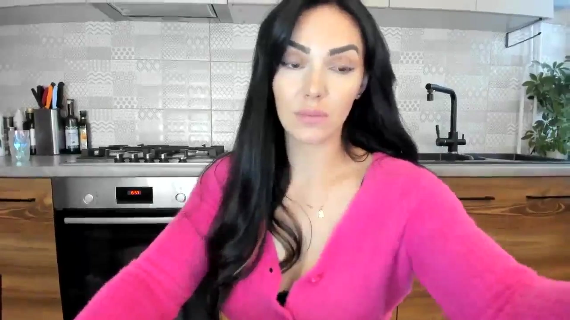 Gallery image thumbnail from MissNelly_'s myfreecams stream on, 10/06/2024, 13:00 image 20 of 20