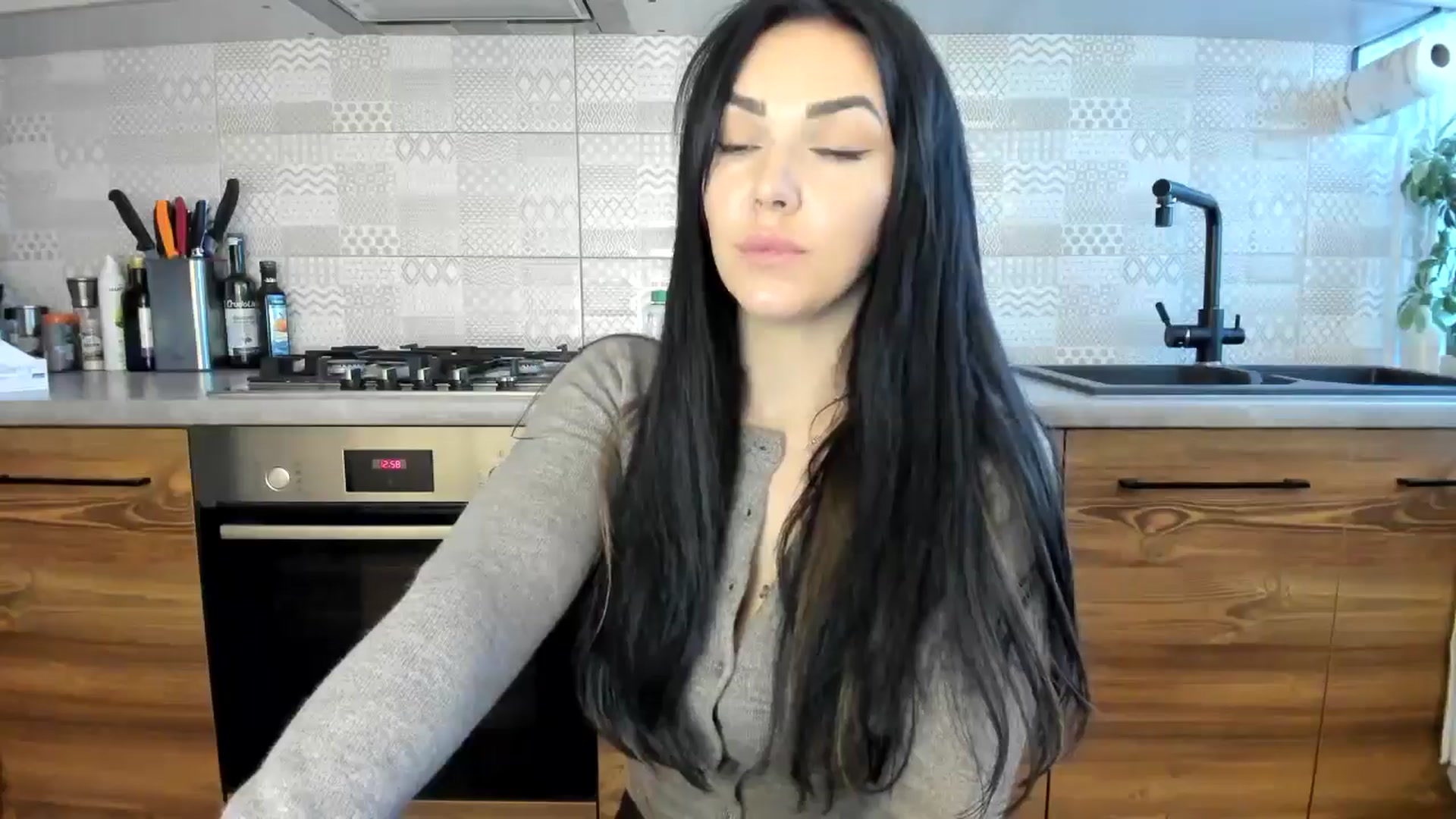 Gallery image thumbnail from MissNelly_'s myfreecams stream on, 10/08/2024, 10:27 image 16 of 20