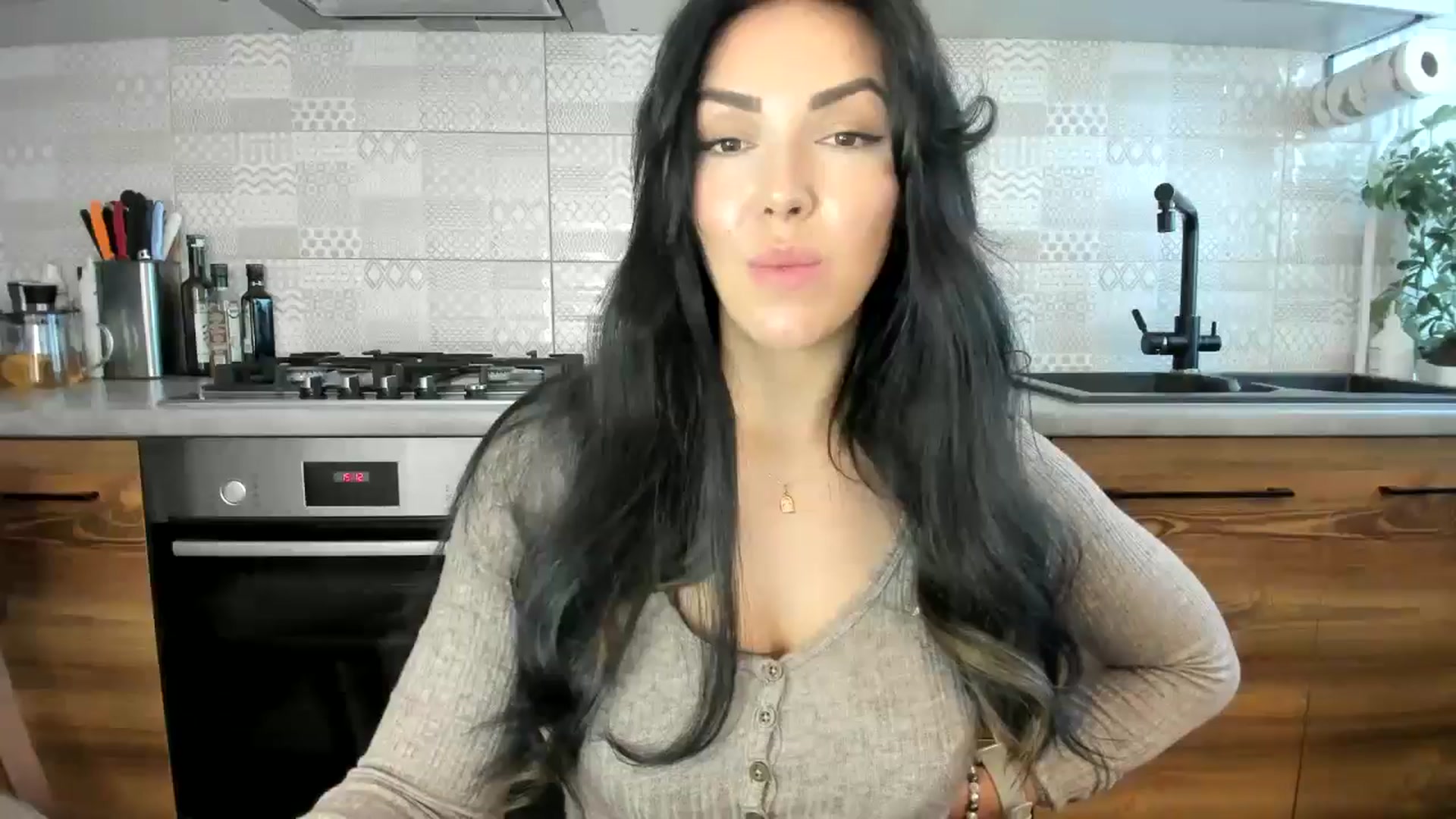 Gallery image thumbnail from MissNelly_'s myfreecams stream on, 10/13/2024, 12:42 image 14 of 20