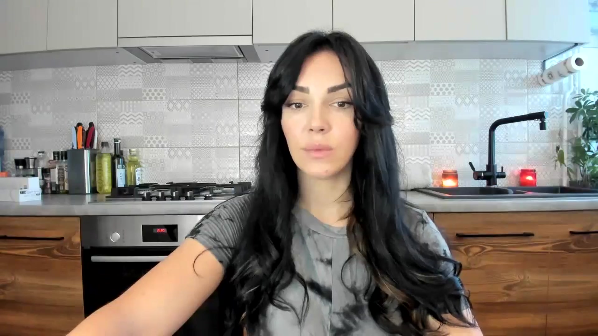 Gallery image thumbnail from MissNelly_'s myfreecams stream on, 10/20/2024, 10:58 image 2 of 20