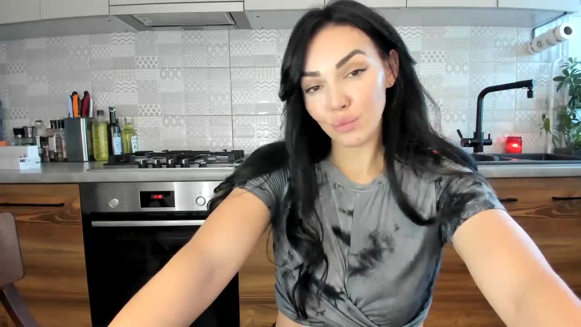 Gallery image thumbnail from MissNelly_'s myfreecams stream on, 10/20/2024, 10:58 image 14 of 20