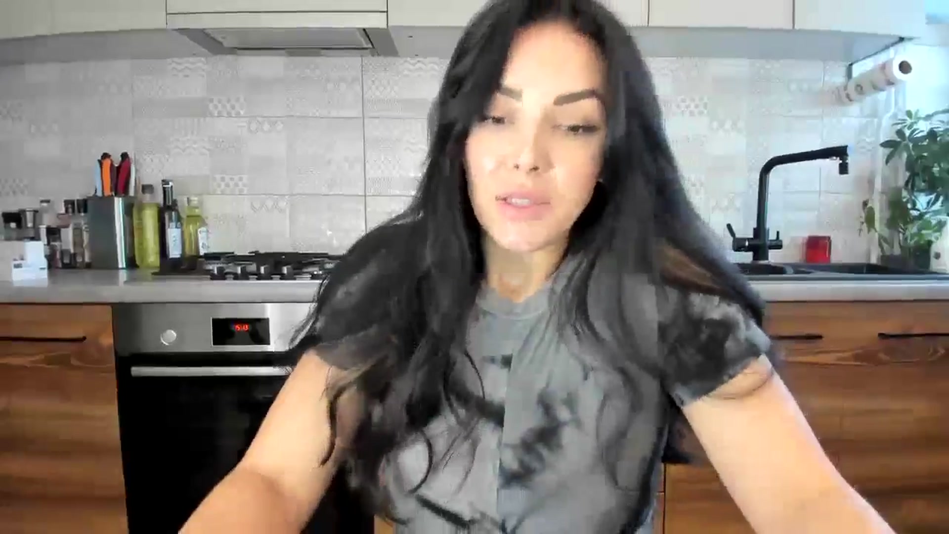 Gallery image thumbnail from MissNelly_'s myfreecams stream on, 10/20/2024, 12:30 image 15 of 20