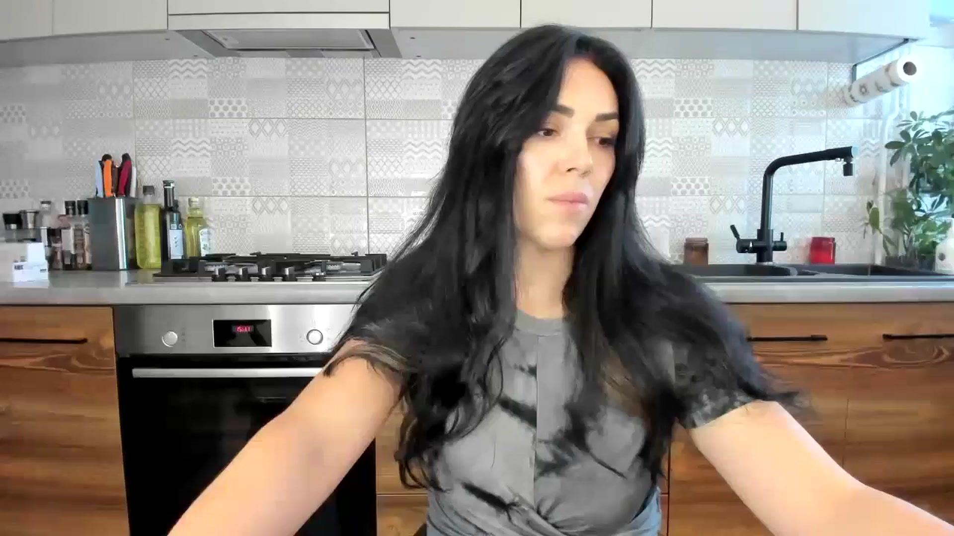 Gallery image thumbnail from MissNelly_'s myfreecams stream on, 10/20/2024, 12:30 image 14 of 20