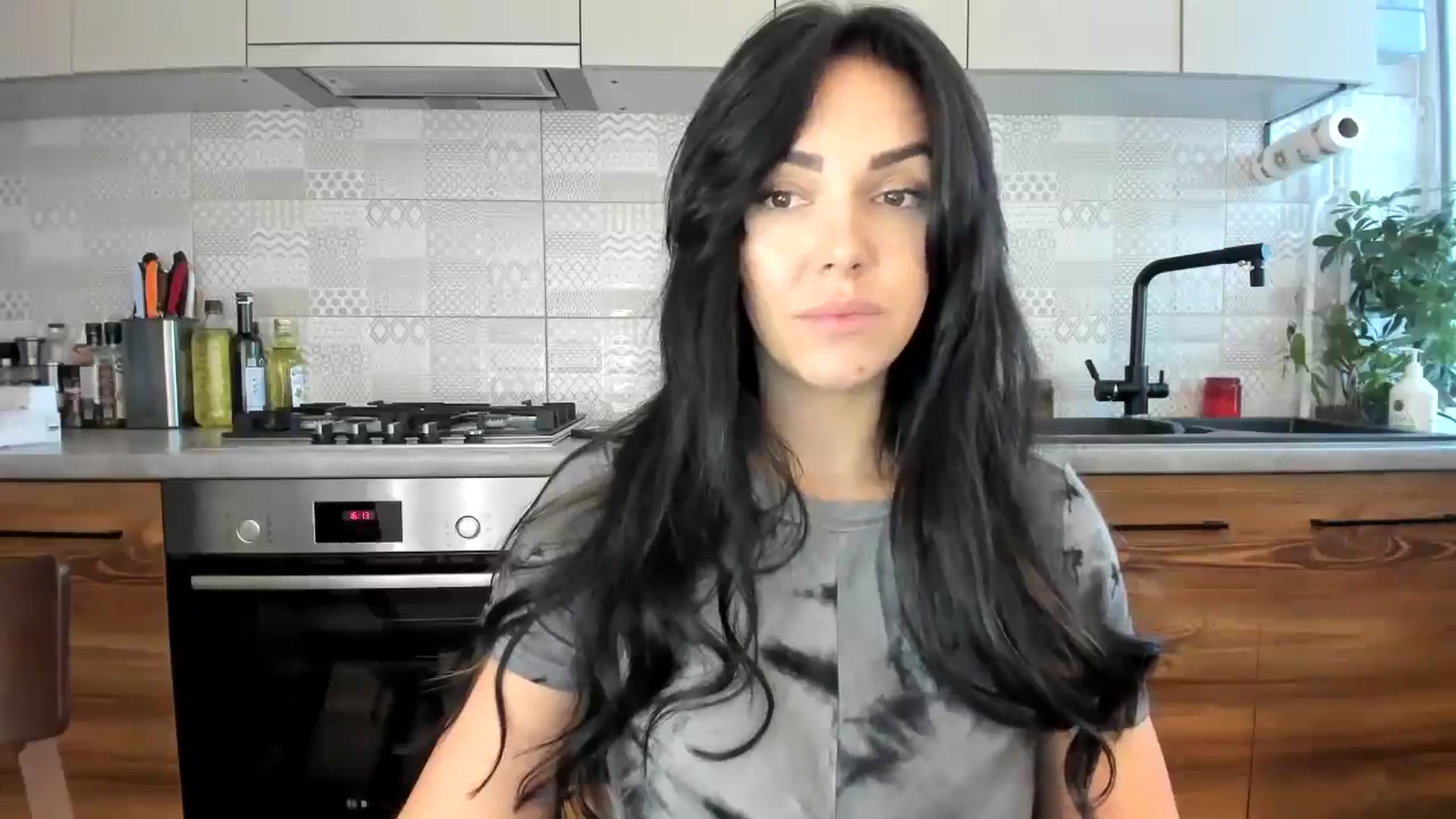 Gallery image thumbnail from MissNelly_'s myfreecams stream on, 10/20/2024, 13:25 image 14 of 20