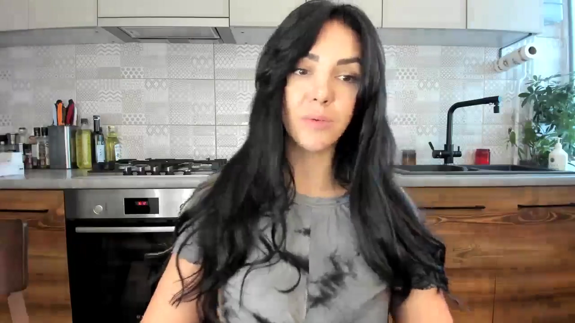 Gallery image thumbnail from MissNelly_'s myfreecams stream on, 10/20/2024, 13:25 image 13 of 20