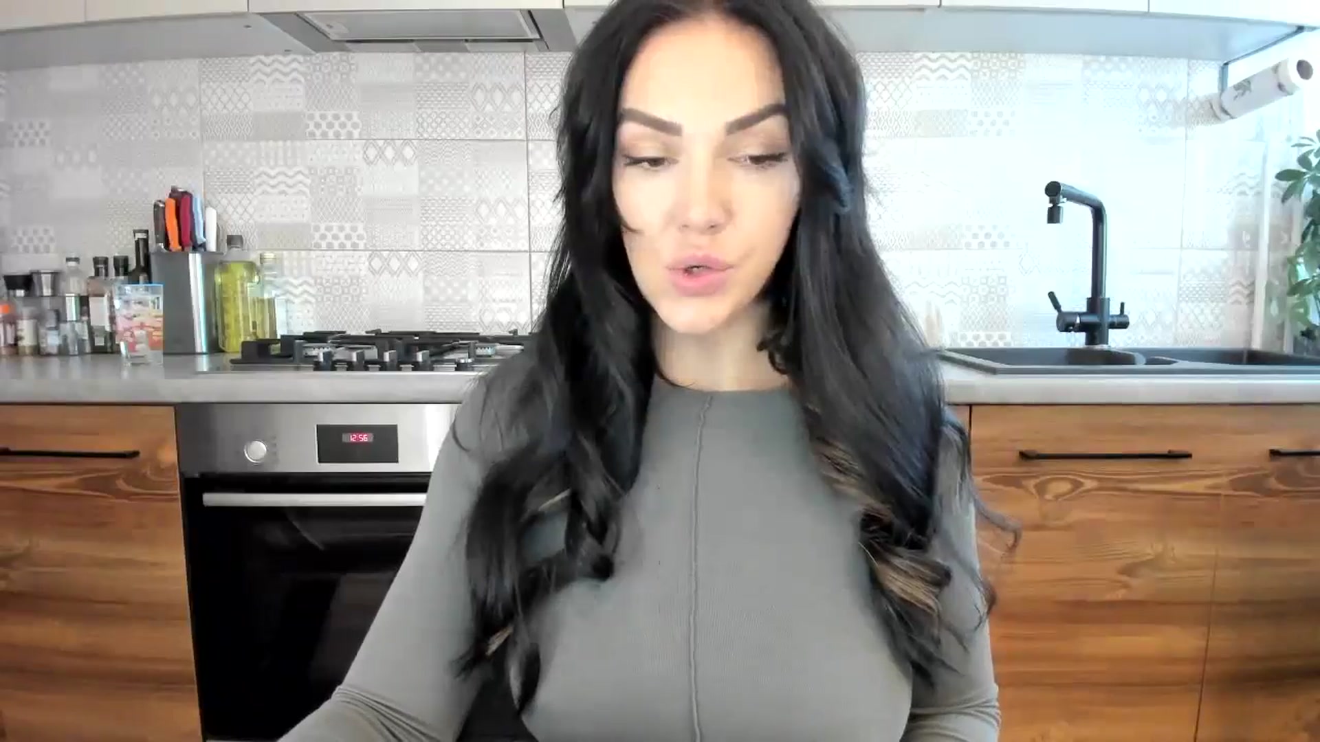 Gallery image thumbnail from MissNelly_'s myfreecams stream on, 10/22/2024, 10:27 image 2 of 20