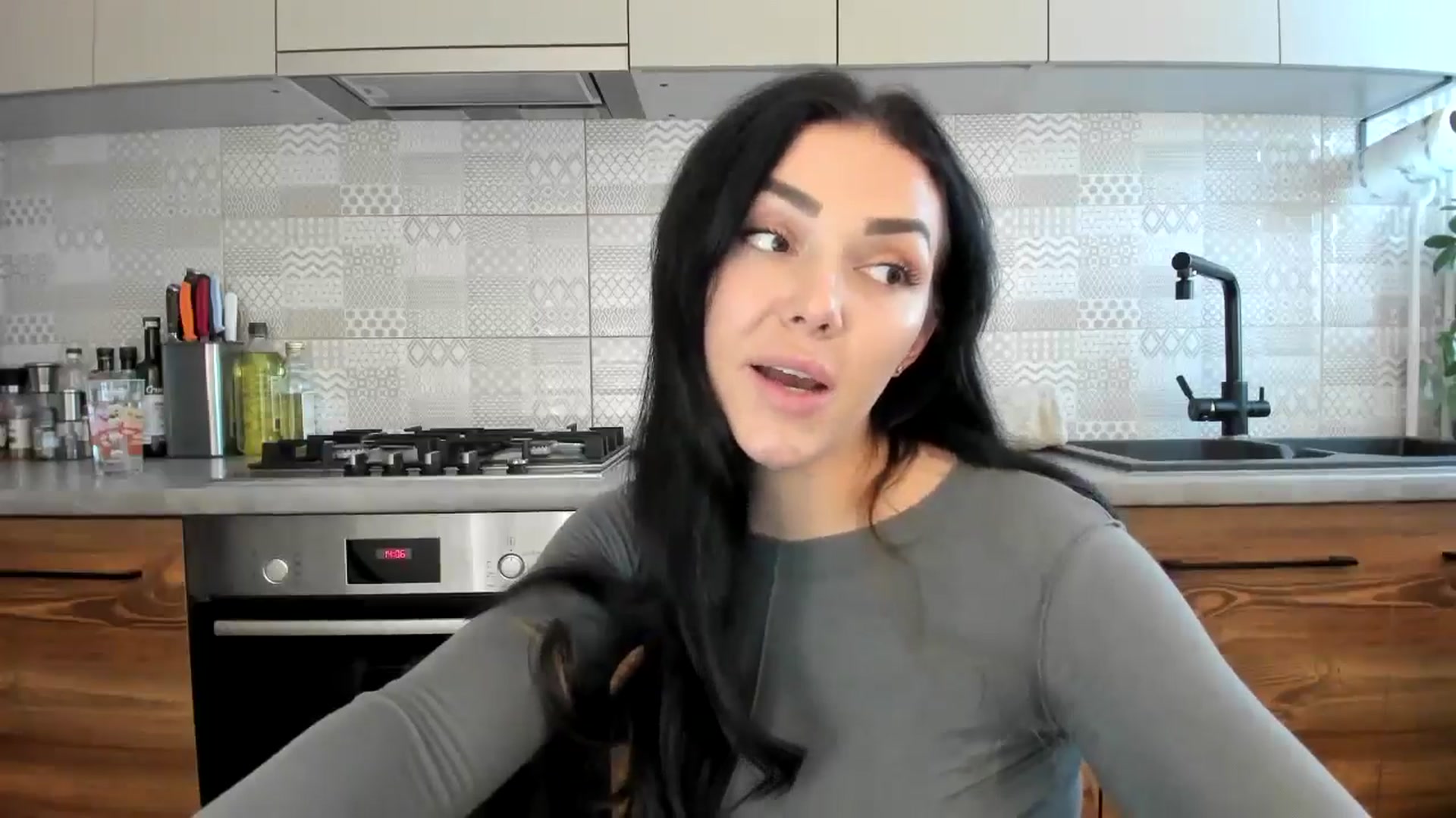 Gallery image thumbnail from MissNelly_'s myfreecams stream on, 10/22/2024, 12:36 image 2 of 20