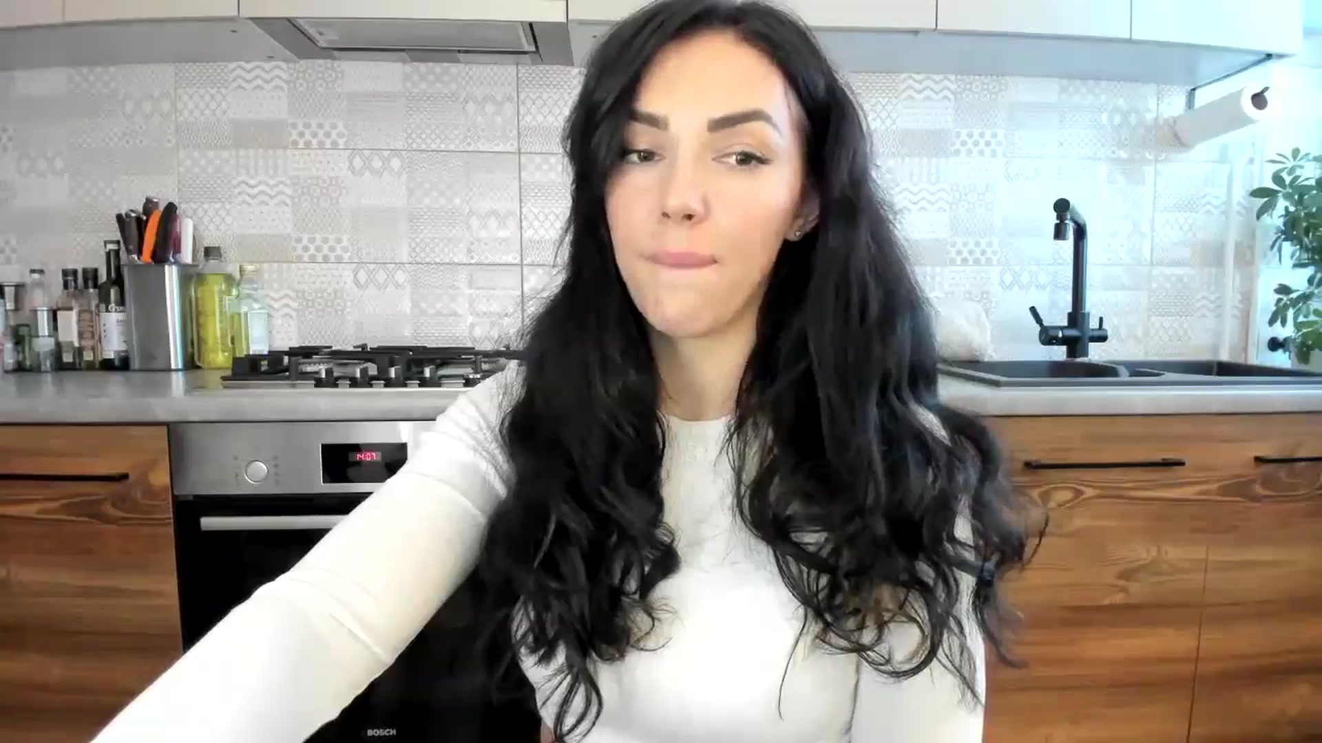 Gallery image thumbnail from MissNelly_'s myfreecams stream on, 10/23/2024, 11:43 image 14 of 20