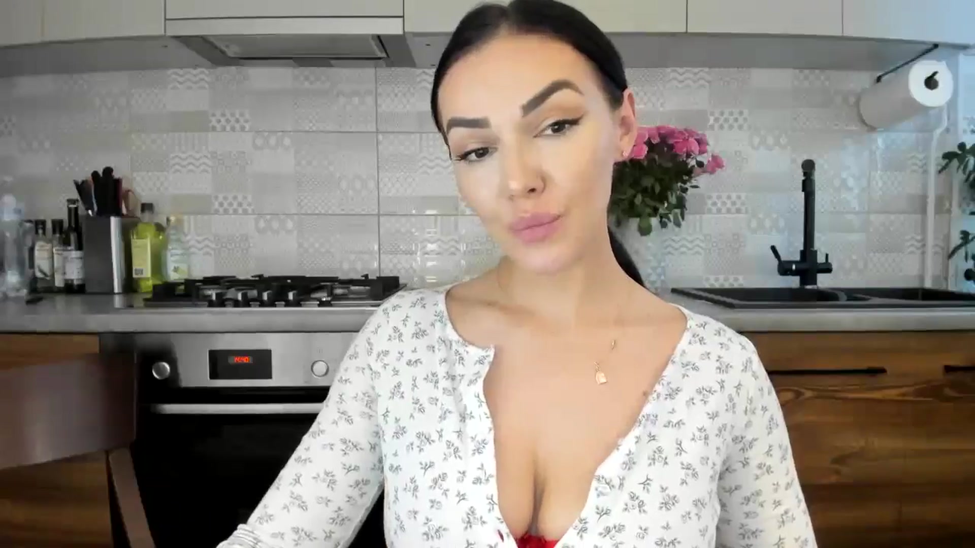 Gallery image thumbnail from MissNelly_'s myfreecams stream on, 10/30/2024, 12:53 image 6 of 20