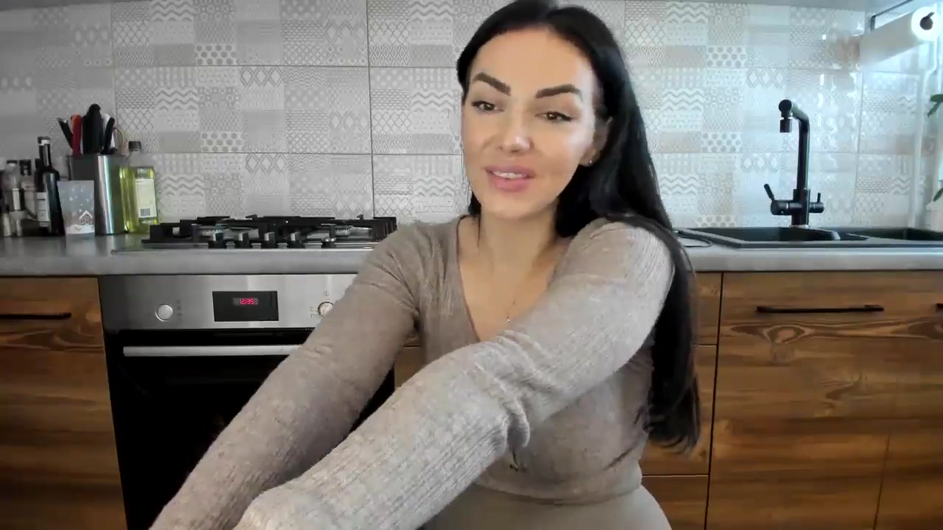 Gallery image thumbnail from MissNelly_'s myfreecams stream on, 10/31/2024, 12:41 image 5 of 20