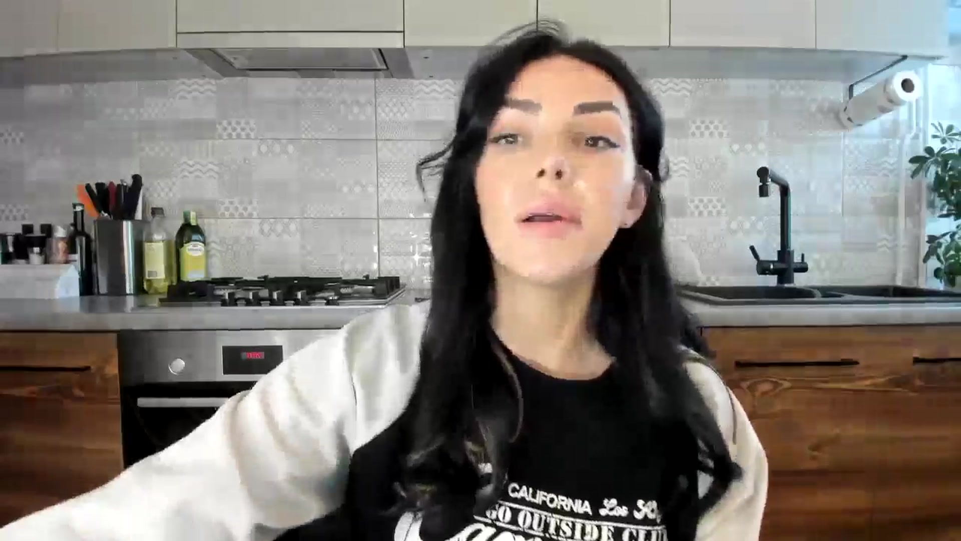 Gallery image thumbnail from MissNelly_'s myfreecams stream on, 11/07/2024, 12:41 image 8 of 20