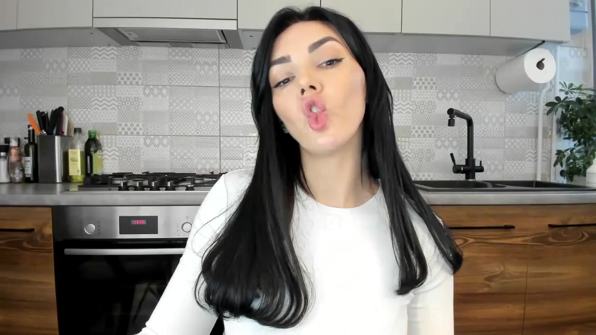 Gallery image thumbnail from MissNelly_'s myfreecams stream on, 11/08/2024, 12:04 image 12 of 20
