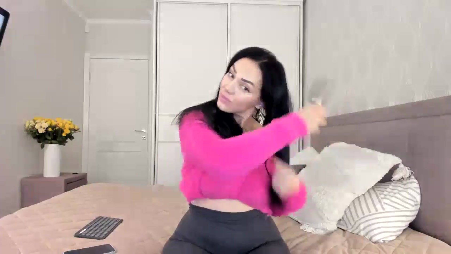 Gallery image thumbnail from MissNelly_'s myfreecams stream on, 11/13/2024, 11:19 image 6 of 20