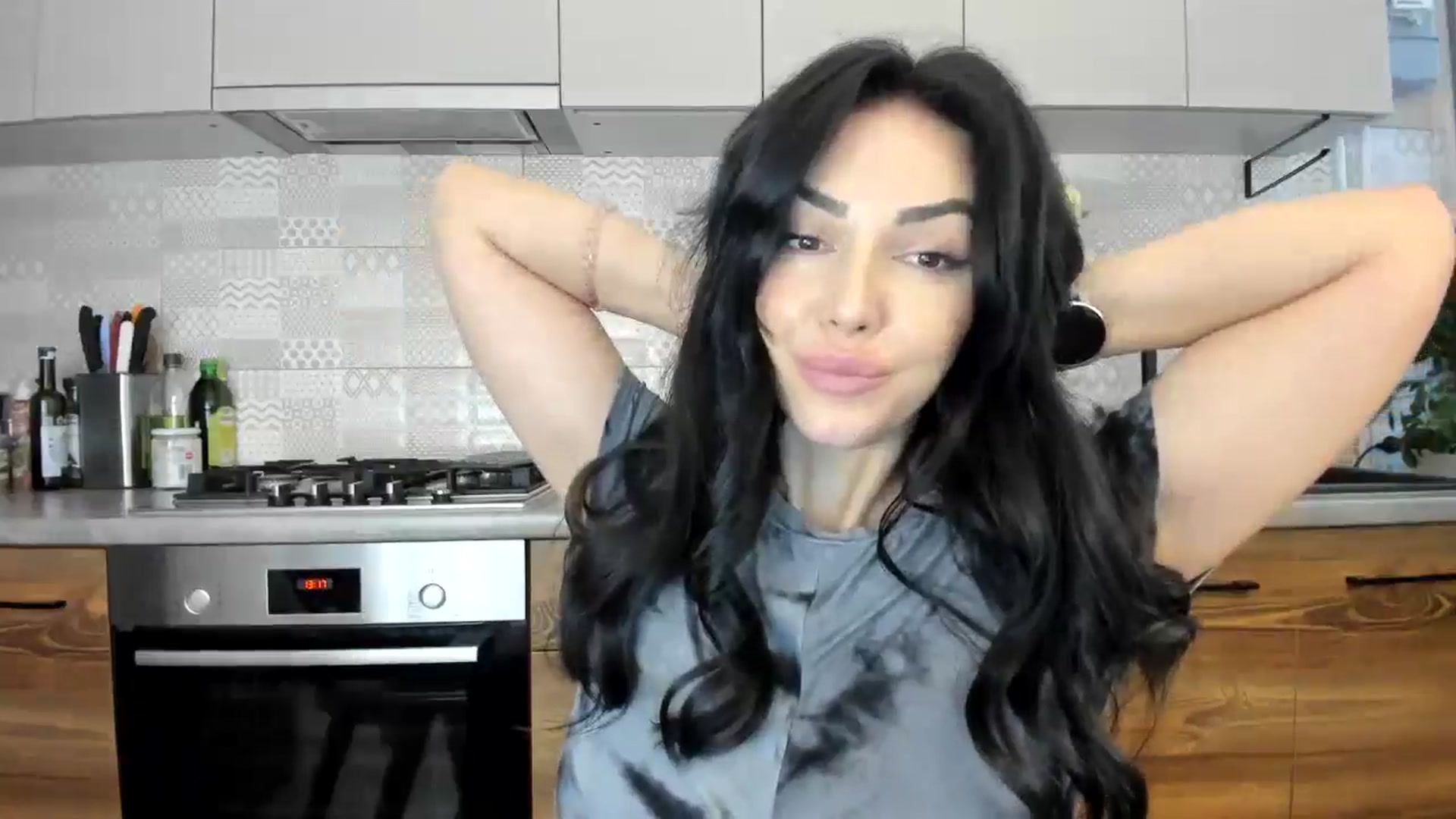 Gallery image thumbnail from MissNelly_'s myfreecams stream on, 11/14/2024, 11:28 image 17 of 20