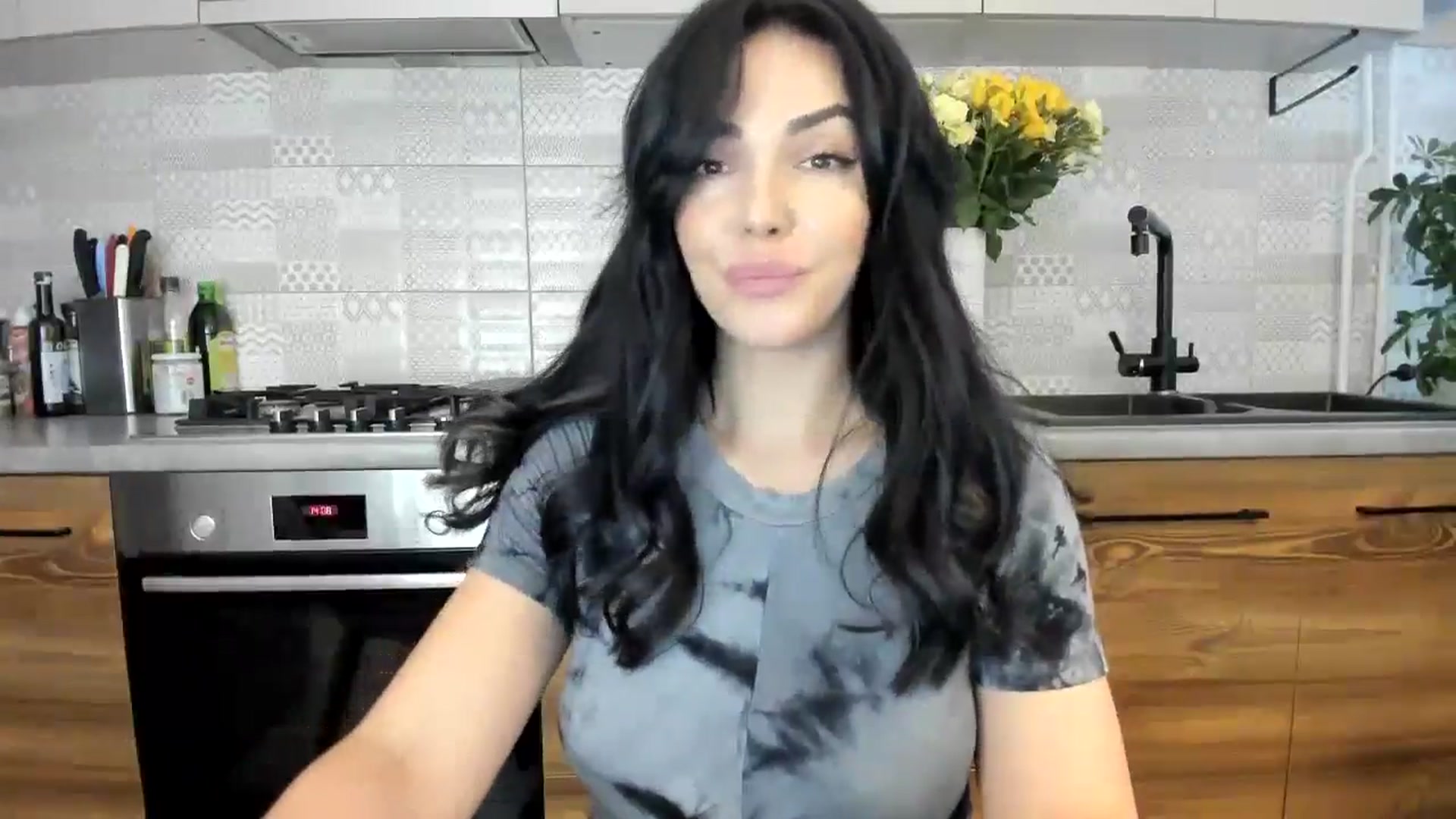 Gallery image thumbnail from MissNelly_'s myfreecams stream on, 11/14/2024, 14:34 image 5 of 20