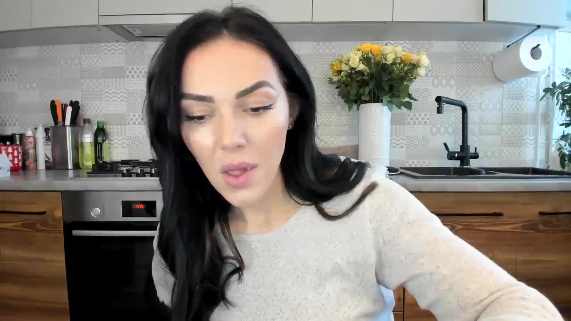 Gallery image thumbnail from MissNelly_'s myfreecams stream on, 11/15/2024, 11:33 image 16 of 20