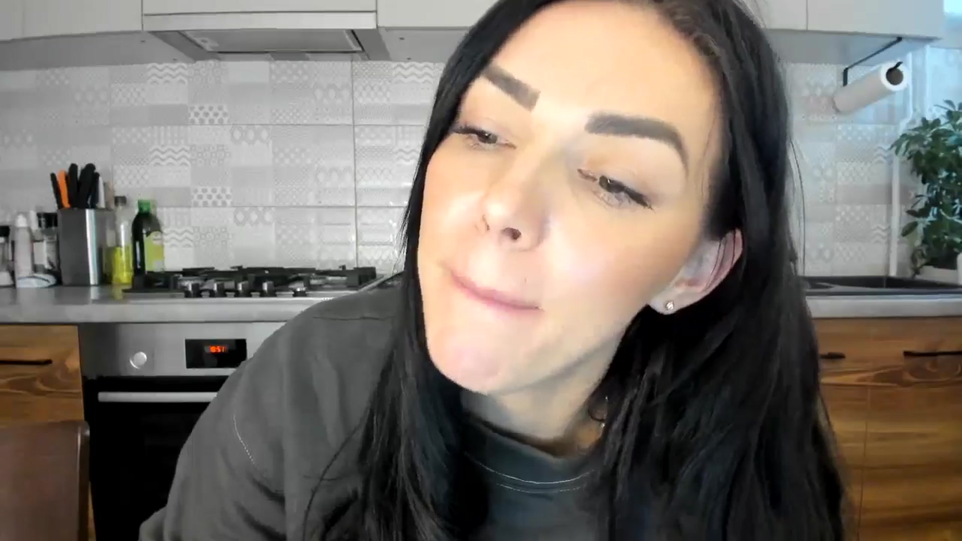 Gallery image thumbnail from MissNelly_'s myfreecams stream on, 11/26/2024, 14:23 image 17 of 20