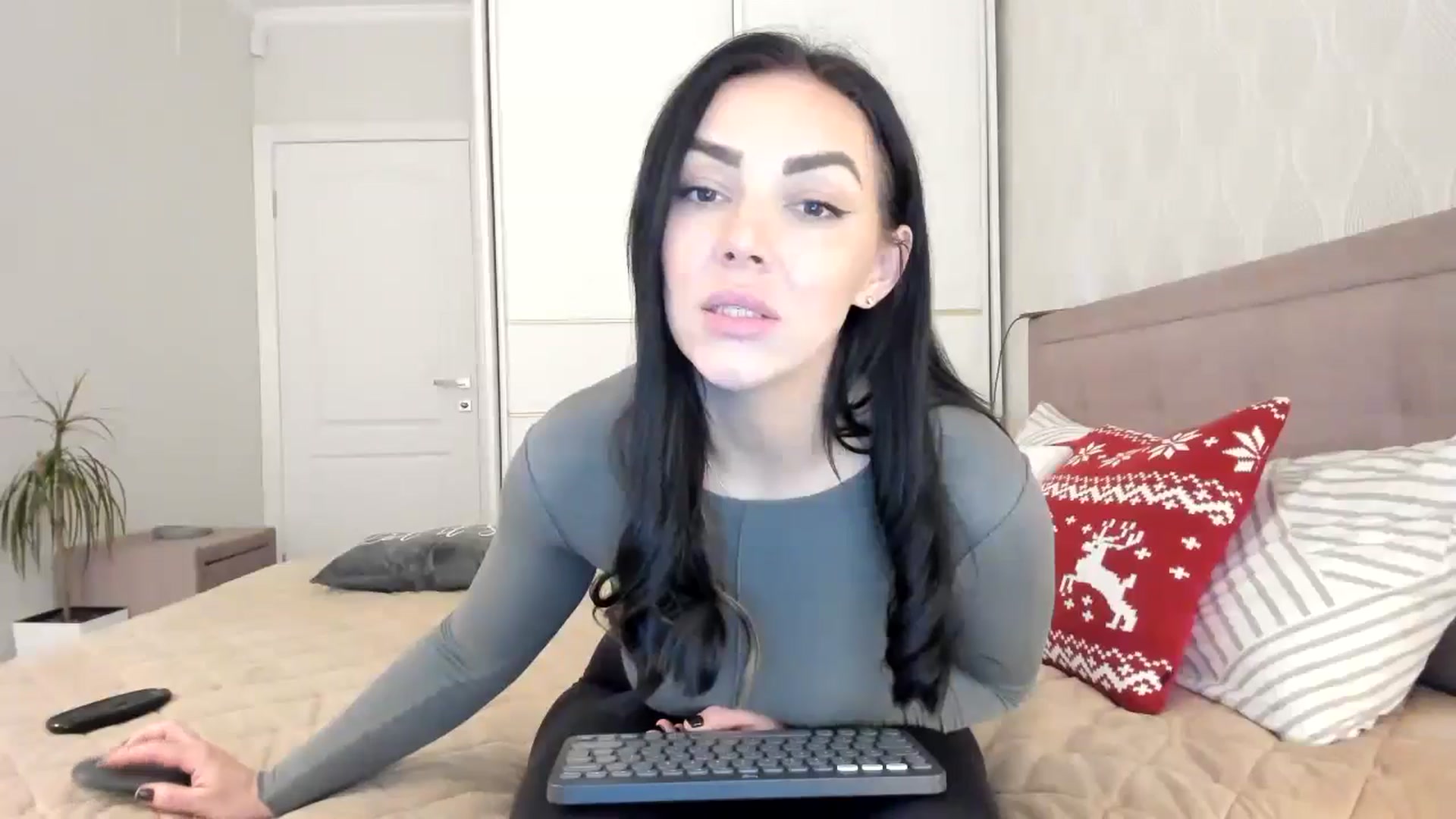 Gallery image thumbnail from MissNelly_'s myfreecams stream on, 11/30/2024, 13:03 image 16 of 20