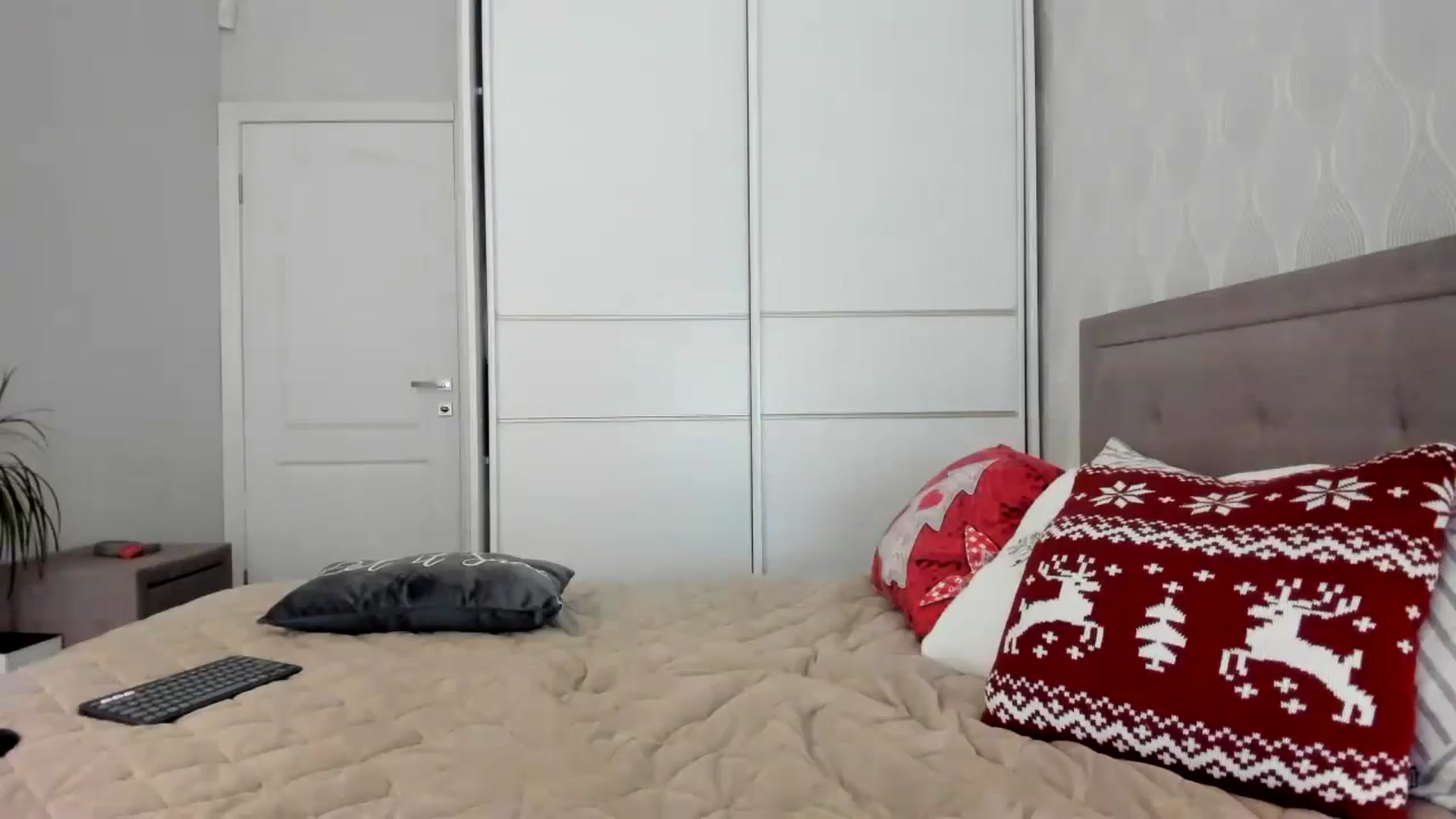 Gallery image thumbnail from MissNelly_'s myfreecams stream on, 11/30/2024, 14:36 image 17 of 20