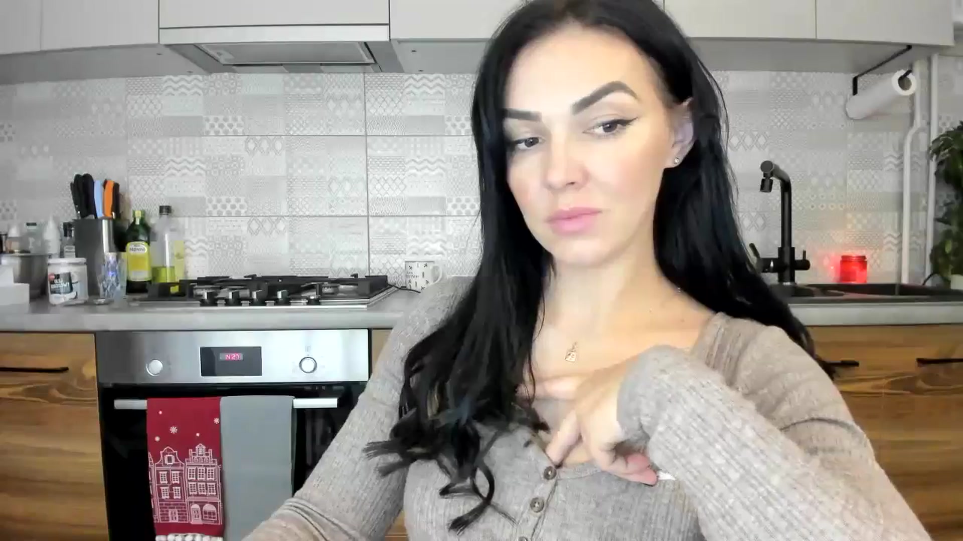 Gallery image thumbnail from MissNelly_'s myfreecams stream on, 12/08/2024, 15:28 image 17 of 20