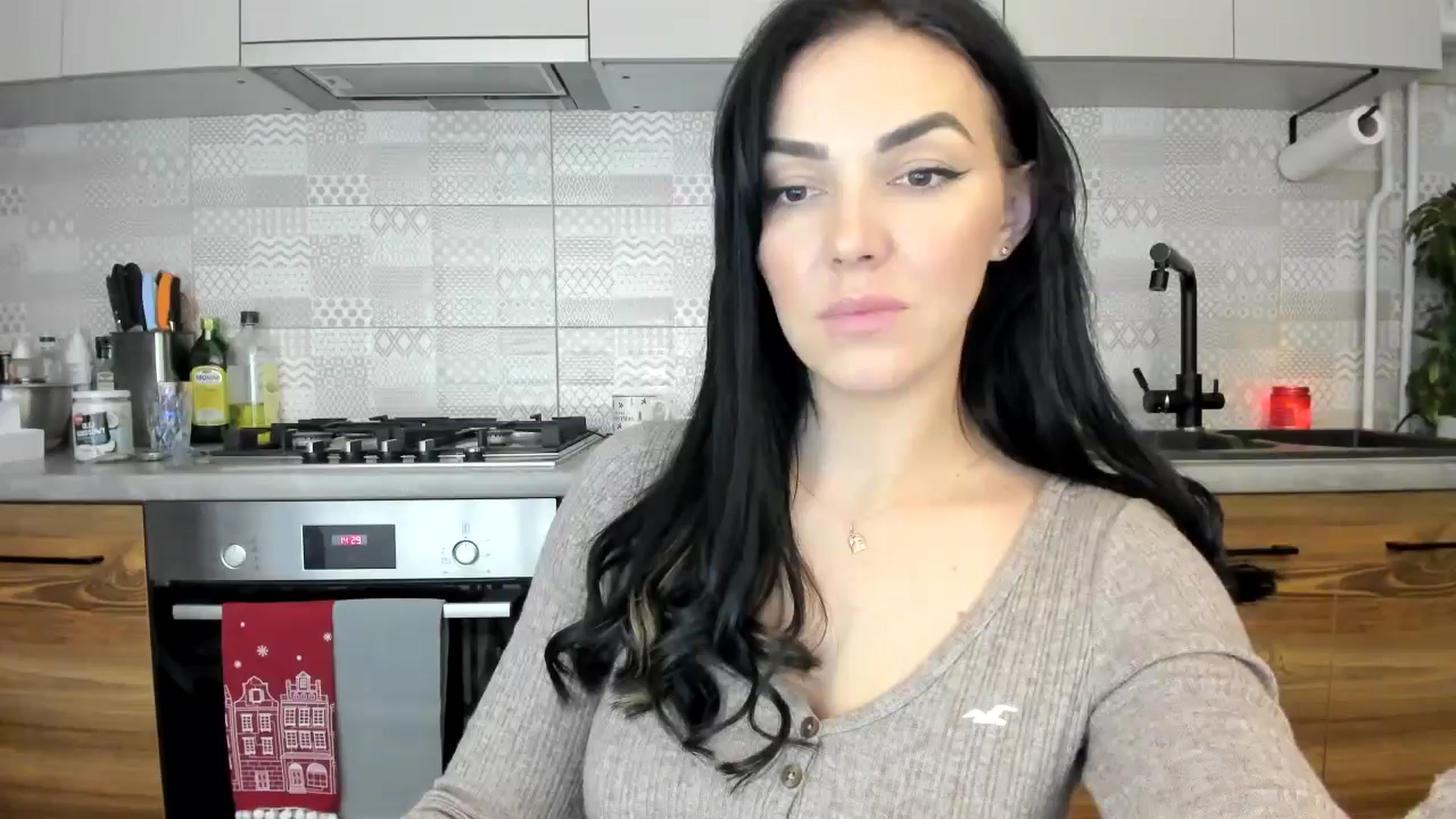 Gallery image thumbnail from MissNelly_'s myfreecams stream on, 12/08/2024, 15:28 image 19 of 20