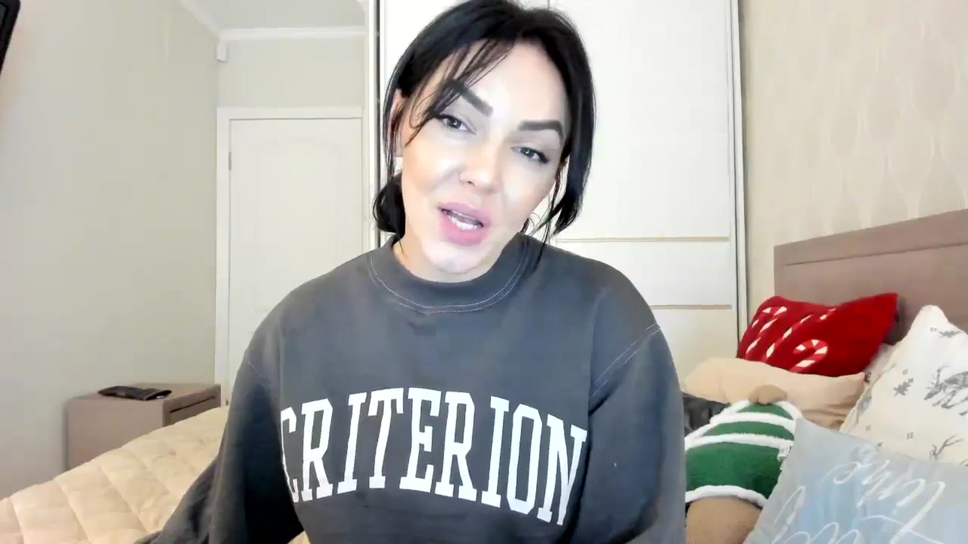 Gallery image thumbnail from MissNelly_'s myfreecams stream on, 12/12/2024, 14:57 image 19 of 20