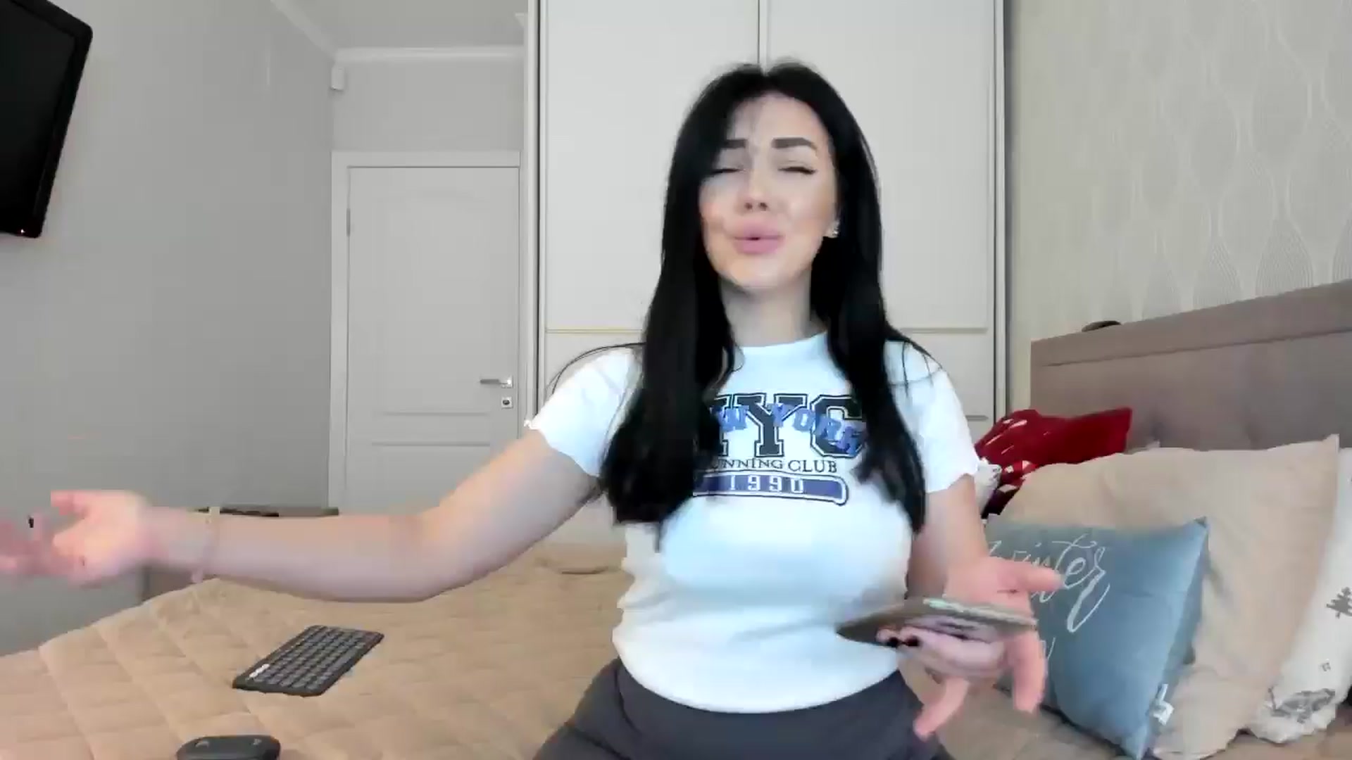 Gallery image thumbnail from MissNelly_'s myfreecams stream on, 12/12/2024, 14:57 image 1 of 20