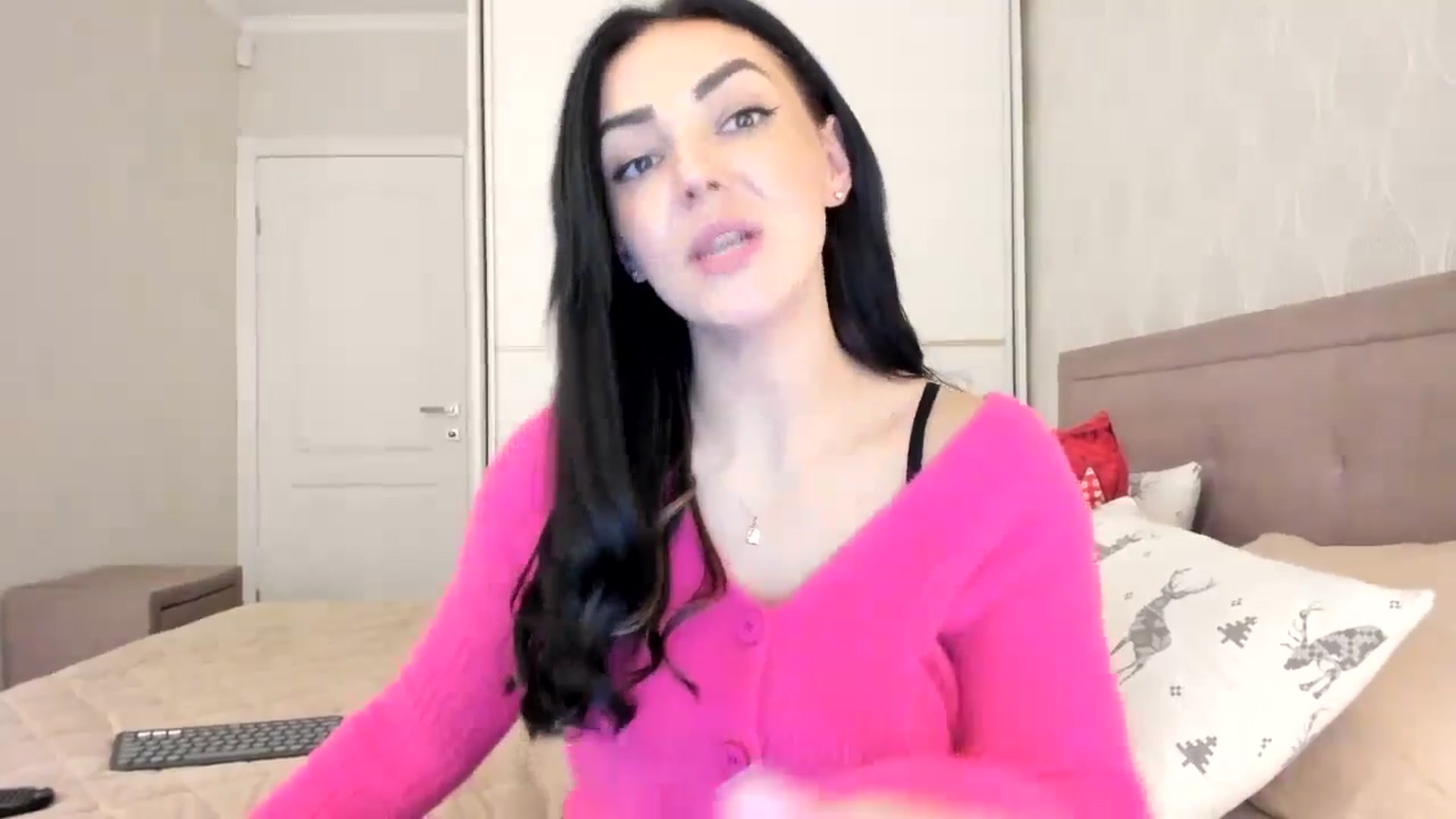 Gallery image thumbnail from MissNelly_'s myfreecams stream on, 12/14/2024, 18:46 image 10 of 20
