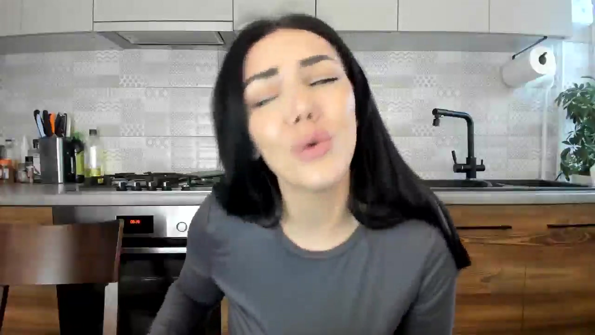 Gallery image thumbnail from MissNelly_'s myfreecams stream on, 12/15/2024, 11:38 image 16 of 20