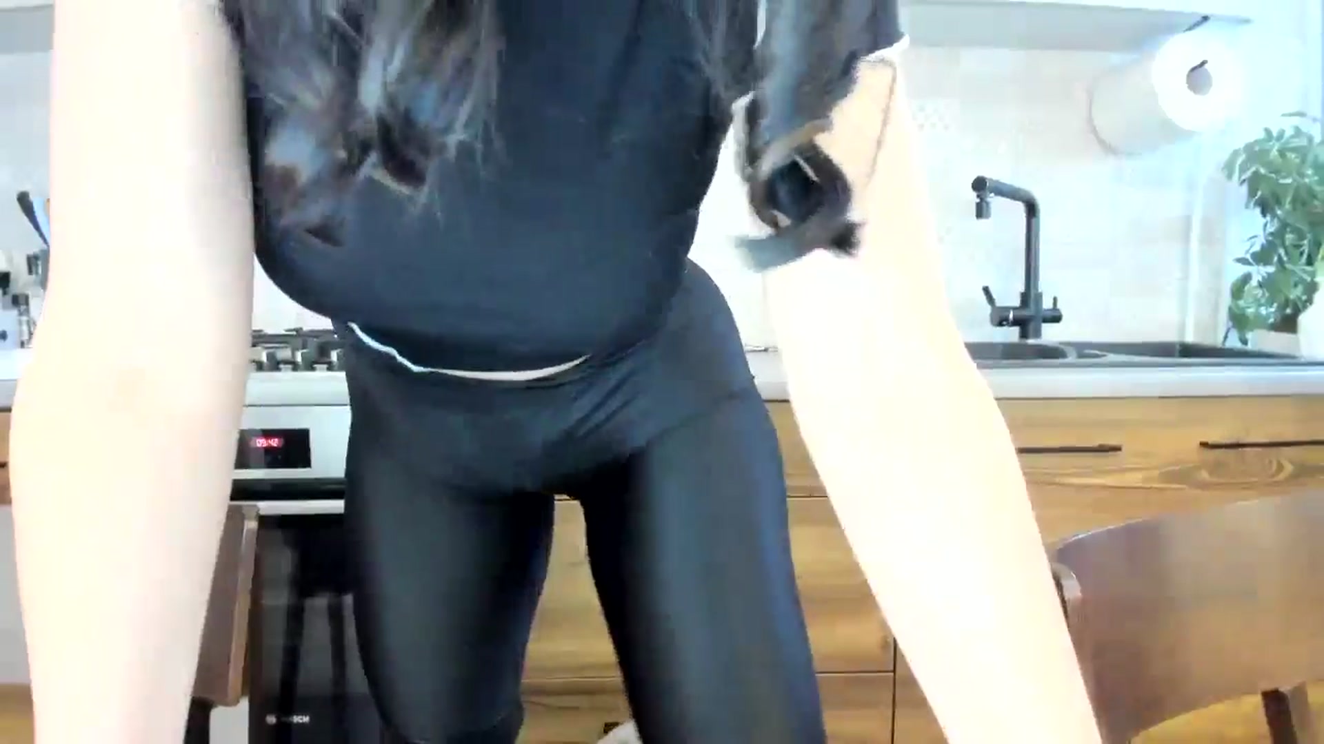 Gallery image thumbnail from MissNelly_'s myfreecams stream on, 12/21/2024, 13:59 image 6 of 20