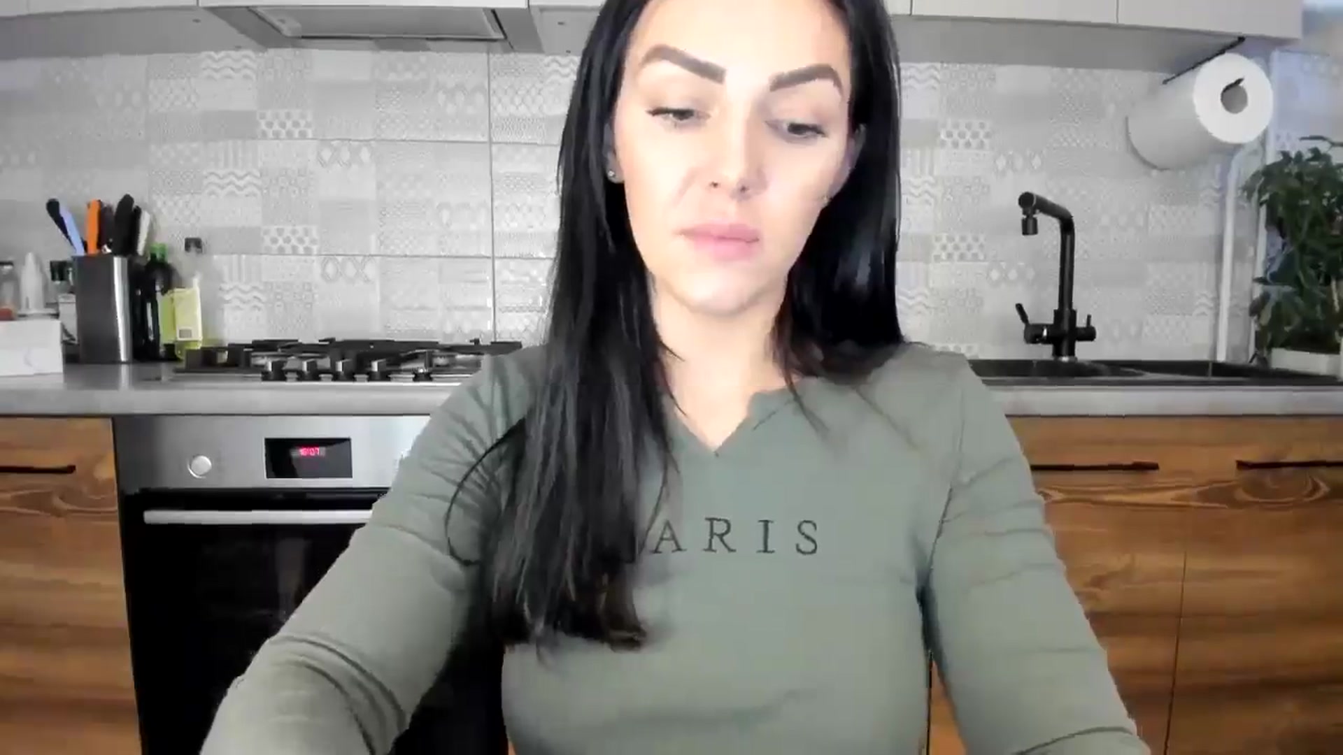 Gallery image thumbnail from MissNelly_'s myfreecams stream on, 12/22/2024, 14:35 image 18 of 20