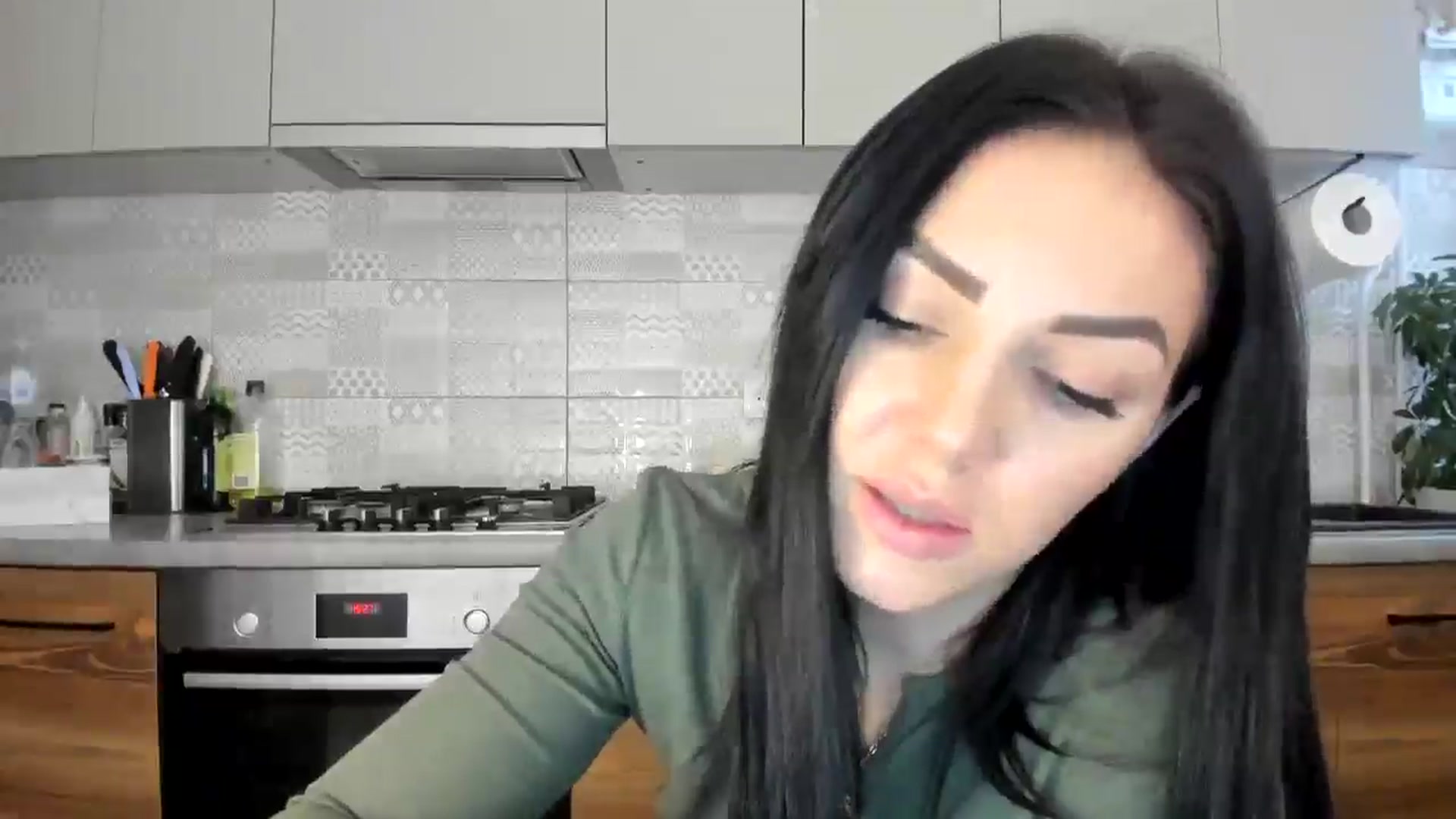 Gallery image thumbnail from MissNelly_'s myfreecams stream on, 12/22/2024, 14:35 image 13 of 20