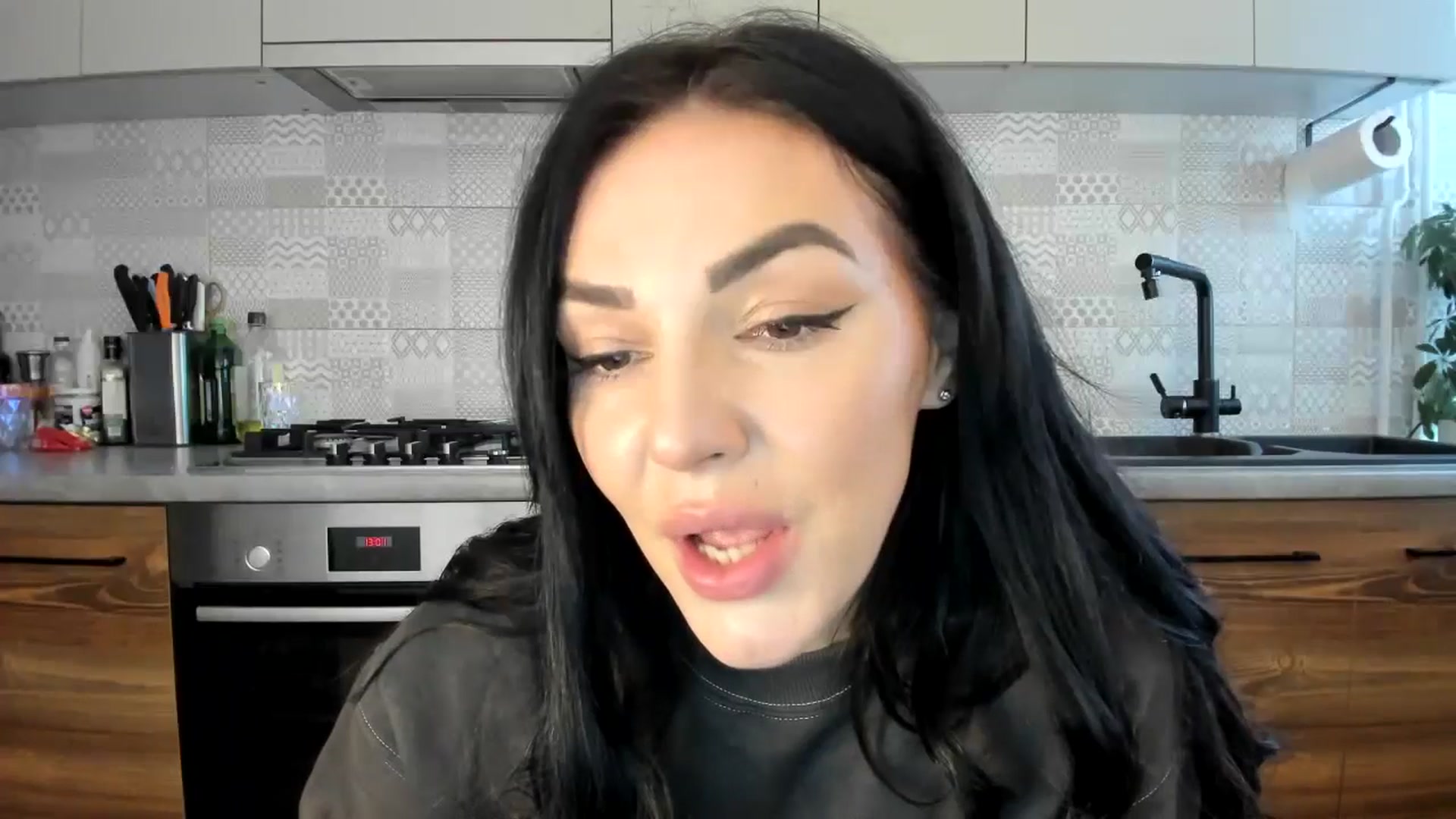 Gallery image thumbnail from MissNelly_'s myfreecams stream on, 12/30/2024, 11:56 image 8 of 20