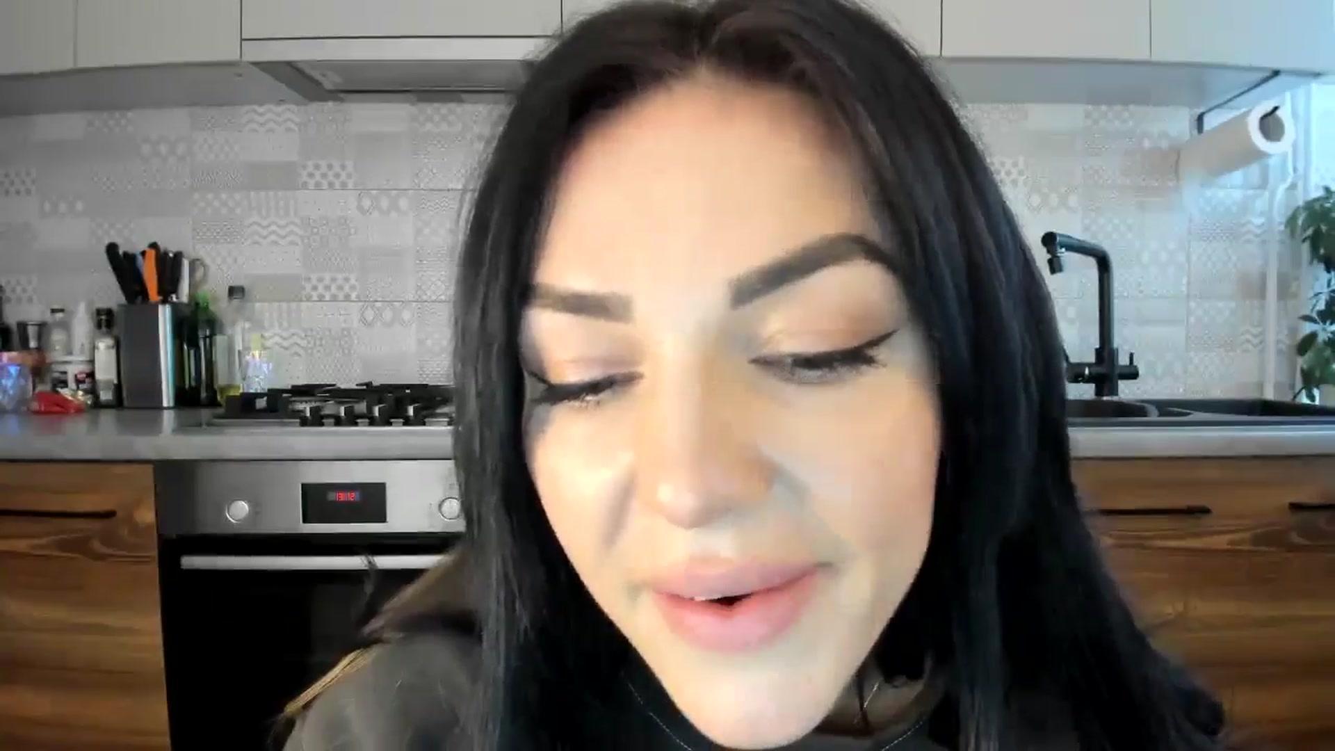 Gallery image thumbnail from MissNelly_'s myfreecams stream on, 12/30/2024, 11:56 image 11 of 20