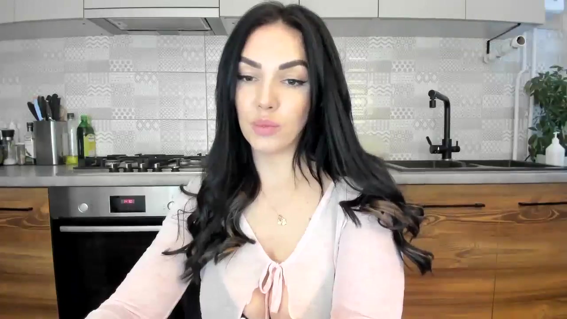 Gallery image thumbnail from MissNelly_'s myfreecams stream on, 01/08/2025, 12:56 image 5 of 20
